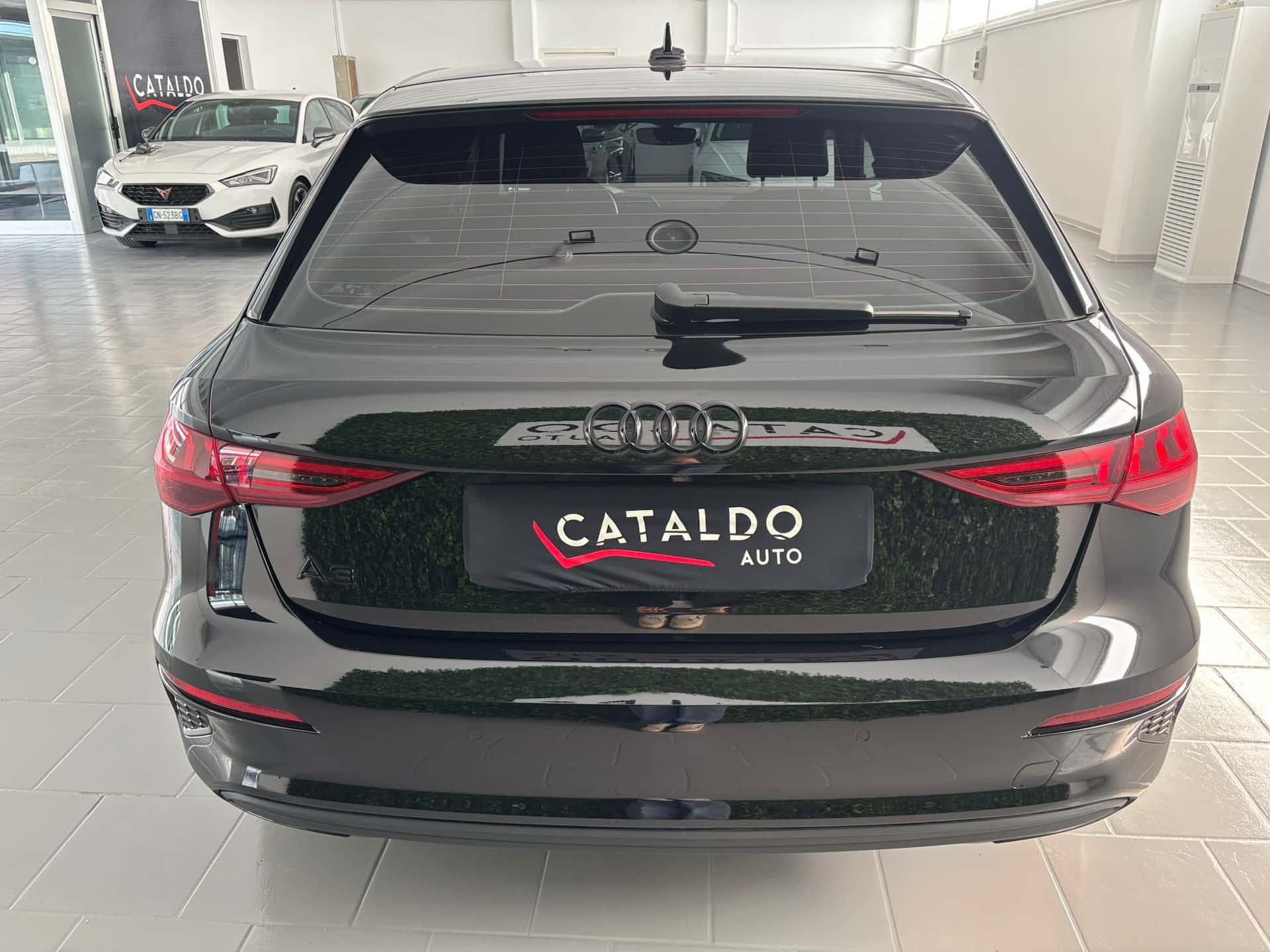 Audi A3 IV 2020 Sportback 35 2.0 tdi Business s-tronic - Immagine 4