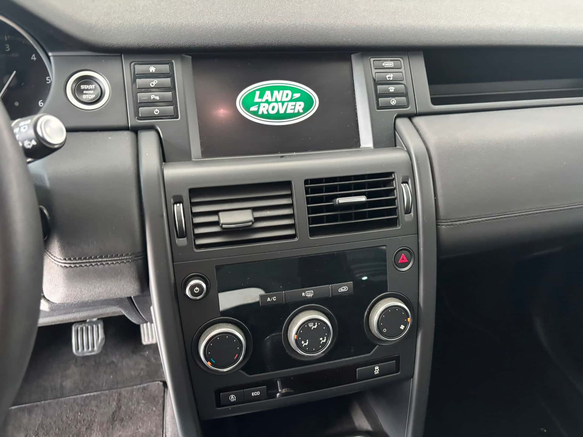 Land Rover Discovery Sport I 2015 2.0 ed4 Pure 2wd 150cv - Immagine 14
