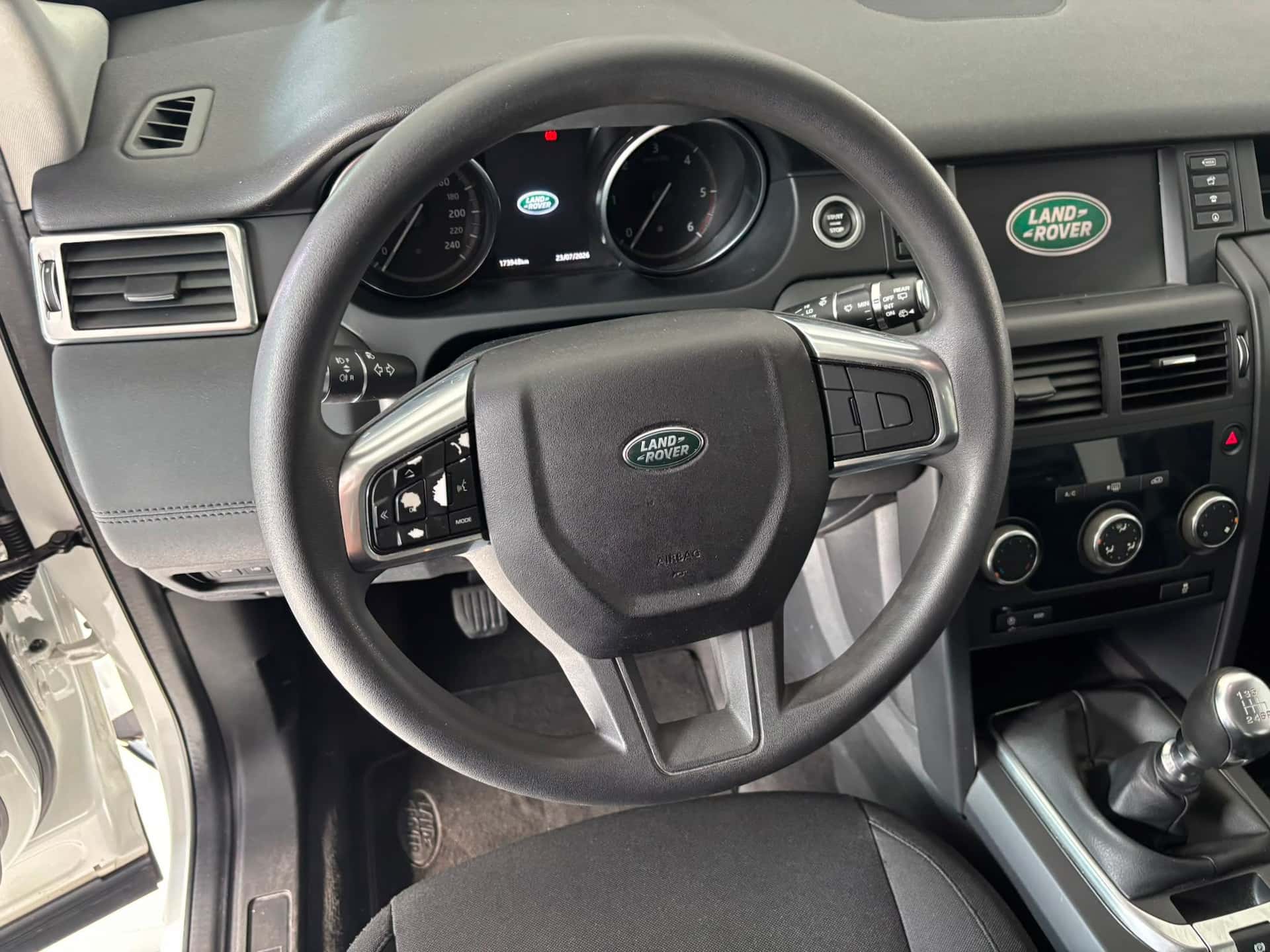 Land Rover Discovery Sport I 2015 2.0 ed4 Pure 2wd 150cv - Immagine 12