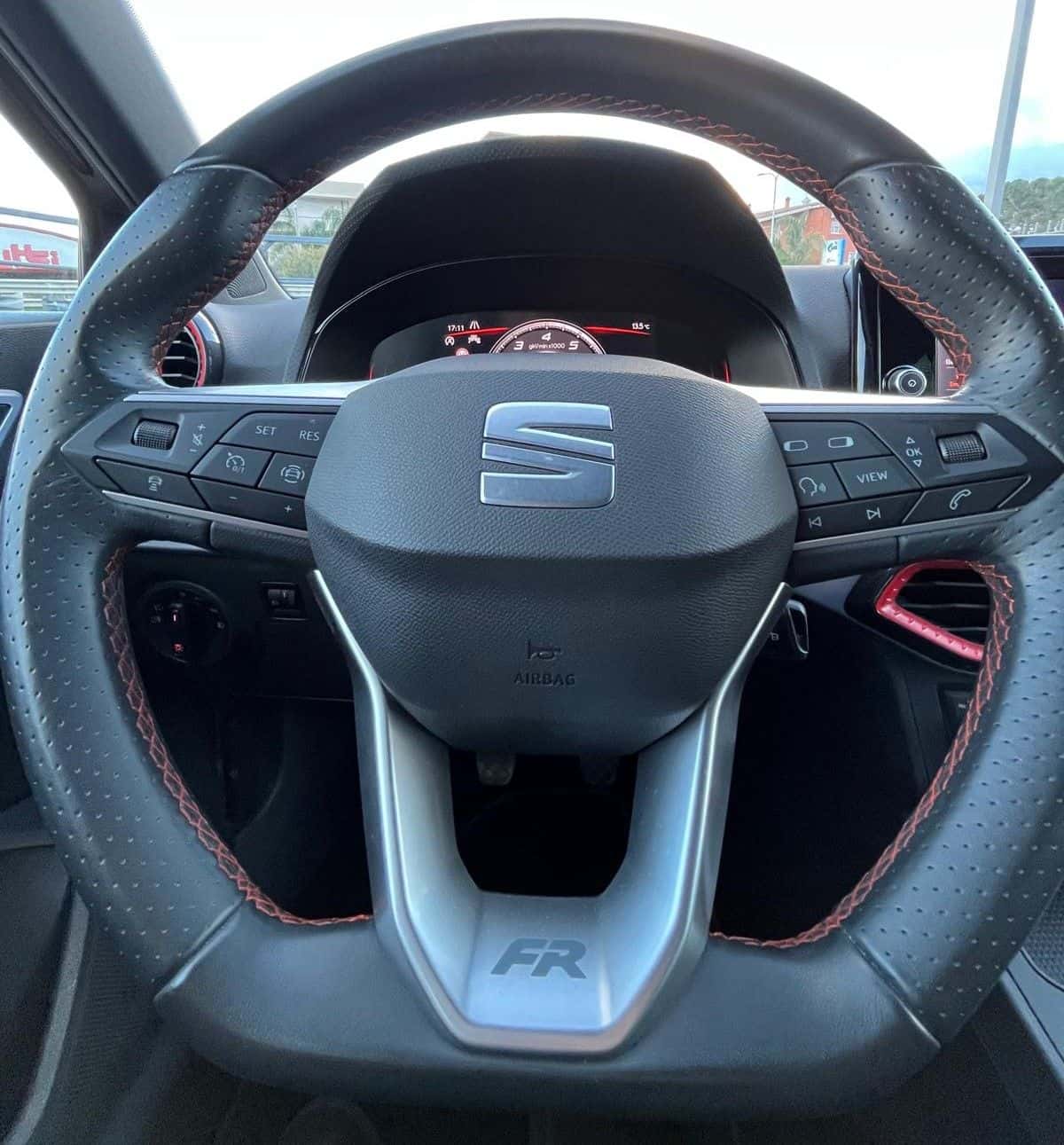 Seat Ibiza 1.0 EcoTSI 95 CV 5 porte FR - Immagine 9
