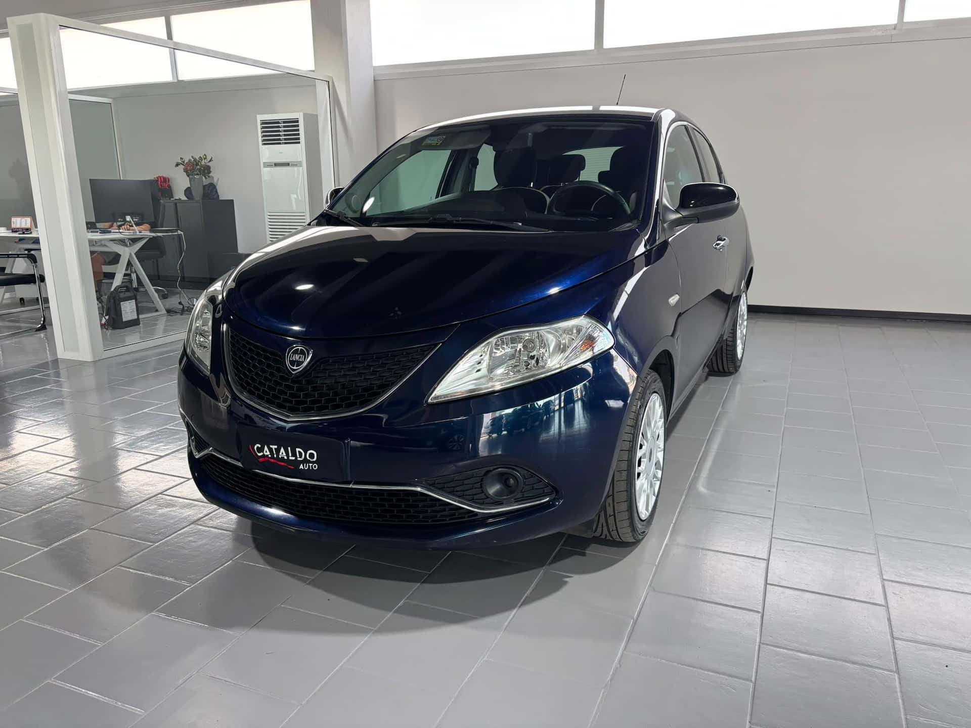 Lancia Ypsilon III 2015 1.2 Silver ecochic Gpl 69cv - Immagine 1