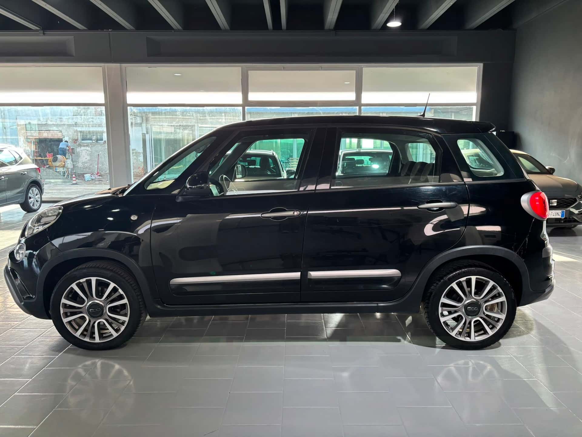 Fiat 500L 2017 Cross 1.3 mjt 95cv - Immagine 2