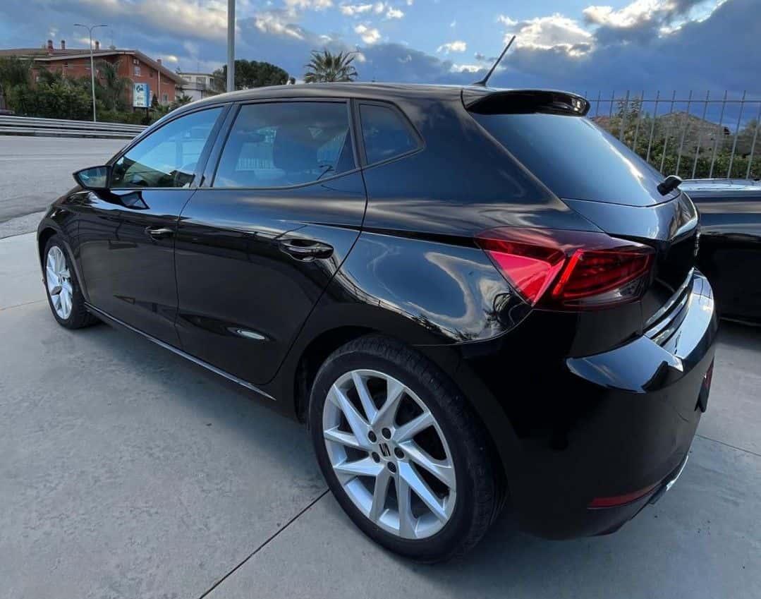Seat Ibiza 1.0 EcoTSI 95 CV 5 porte FR - Immagine 2