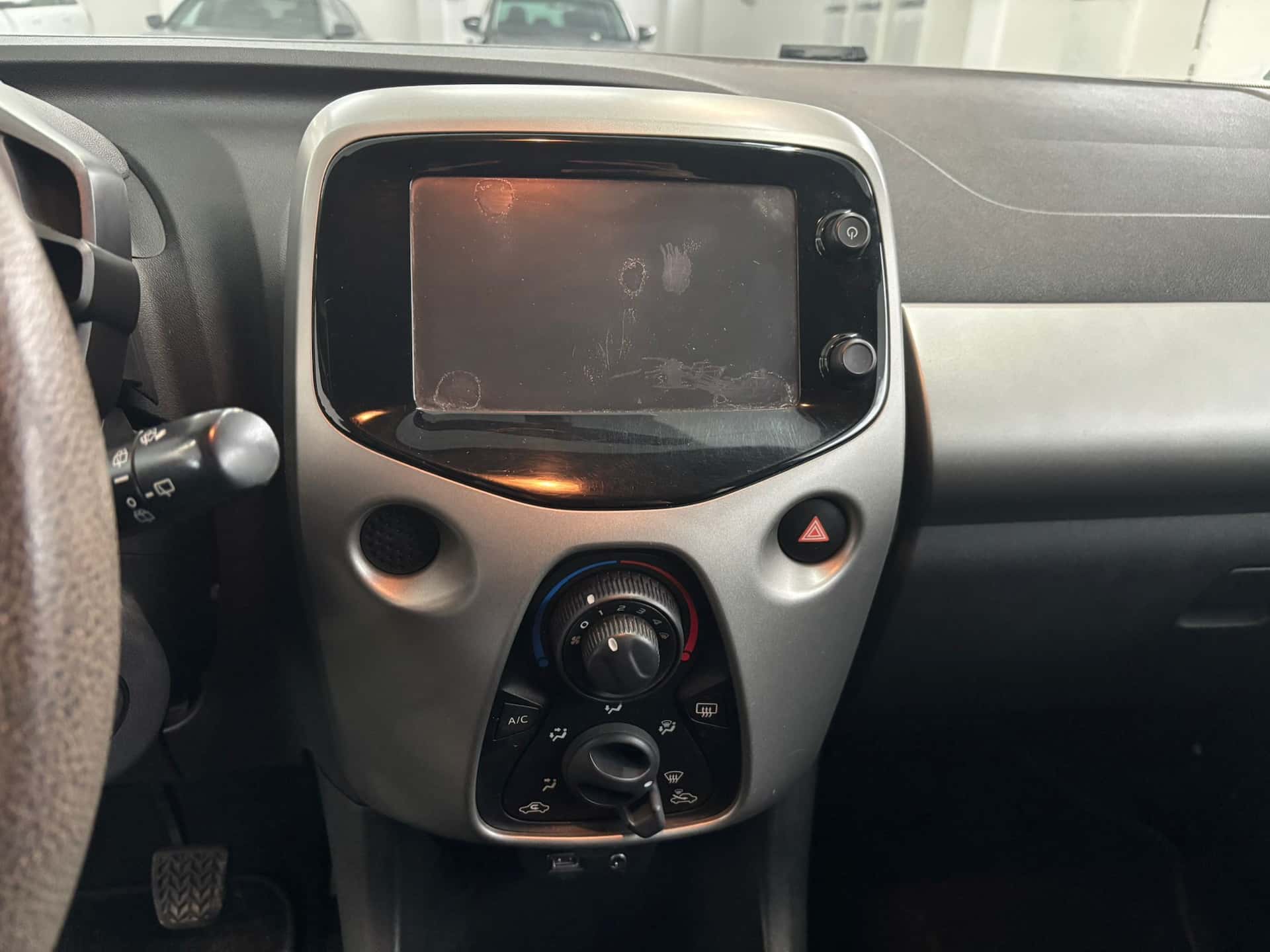 Peugeot 108  5p 1.2 vti 12v Allure - Immagine 16