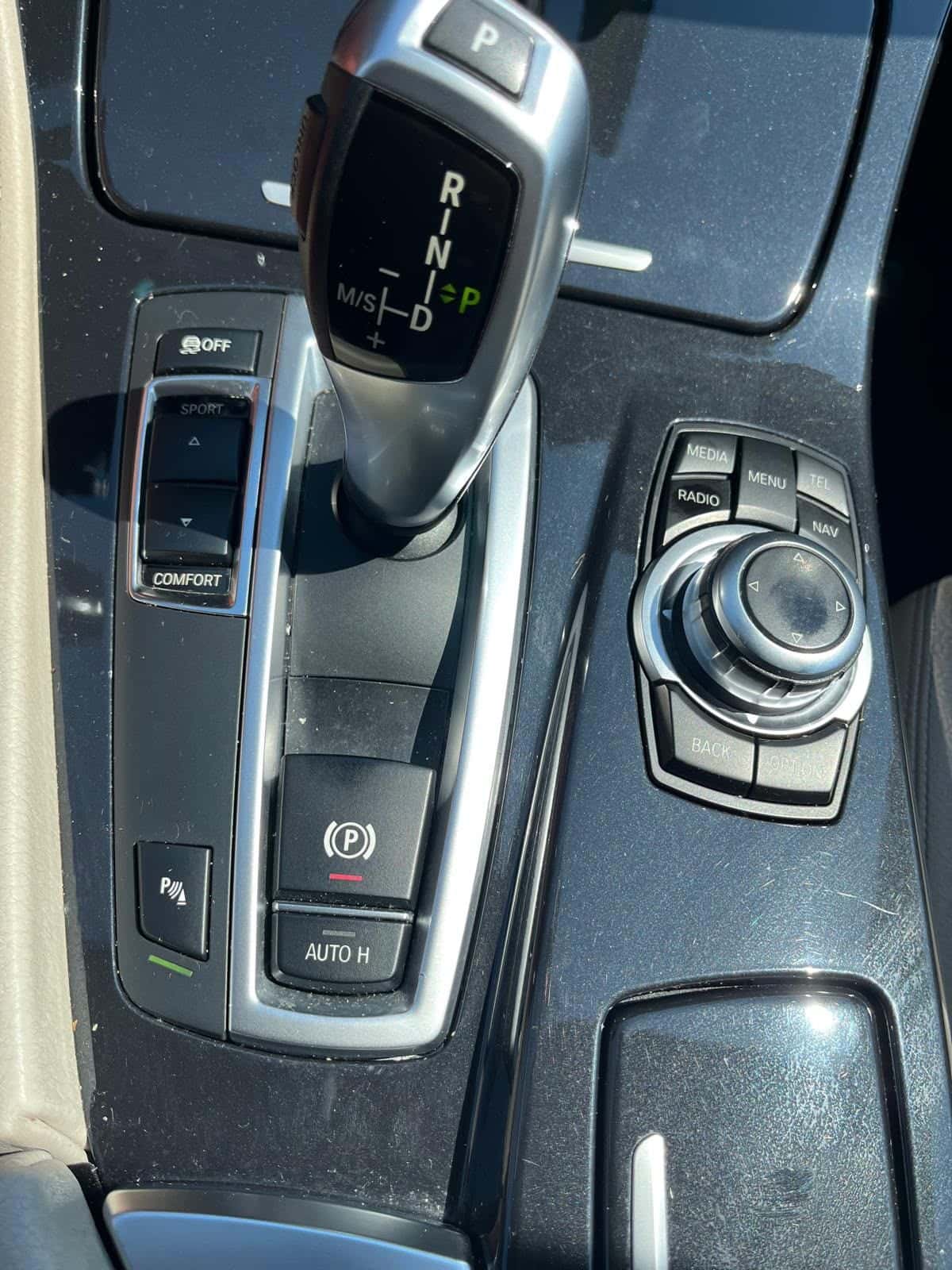 BMW 520d Serie 5 F10 Berlina Business 190cv auto - Immagine 16