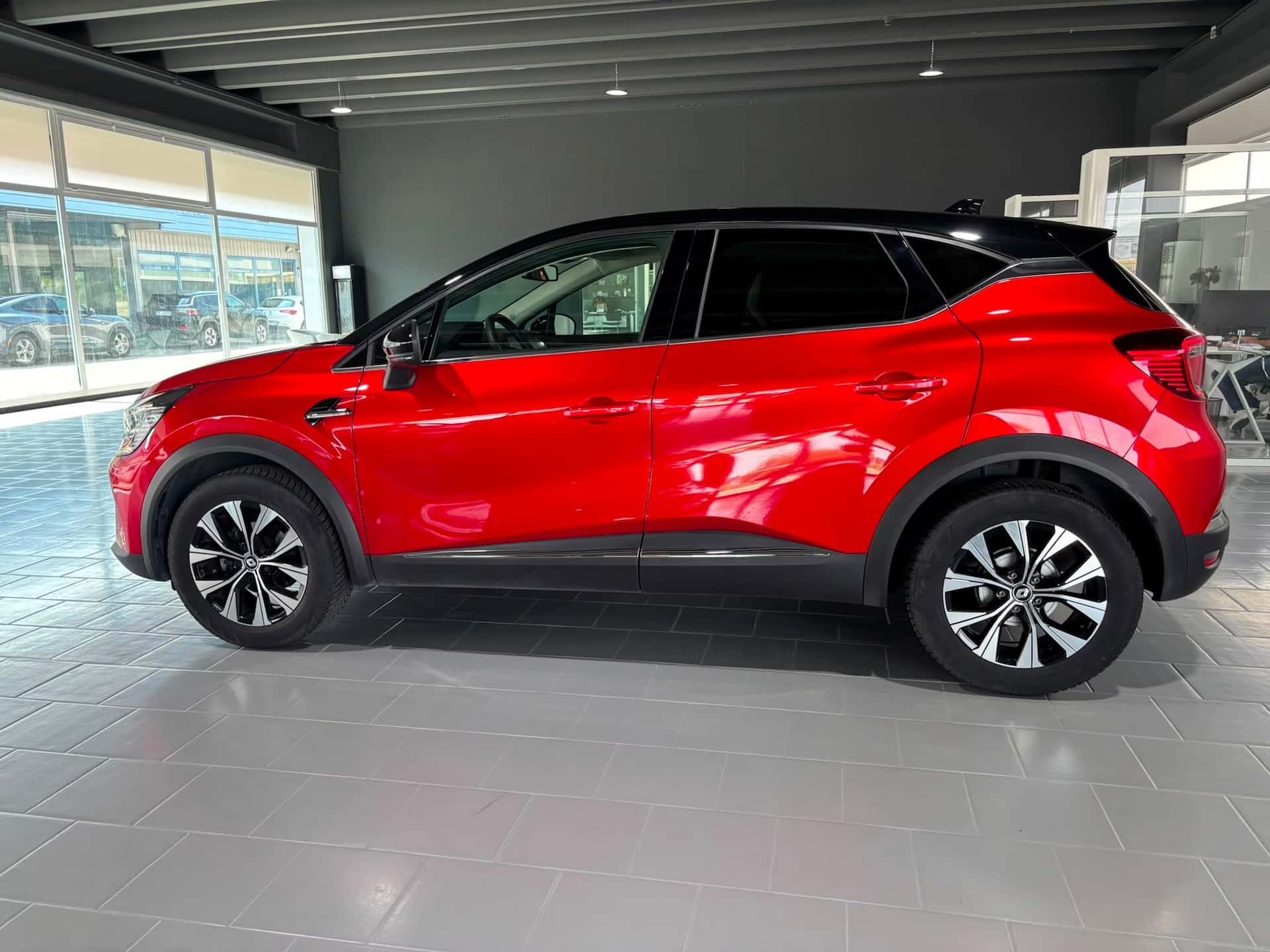 Renault Captur II 2019 1.0 tce Techno 90cv - Immagine 2