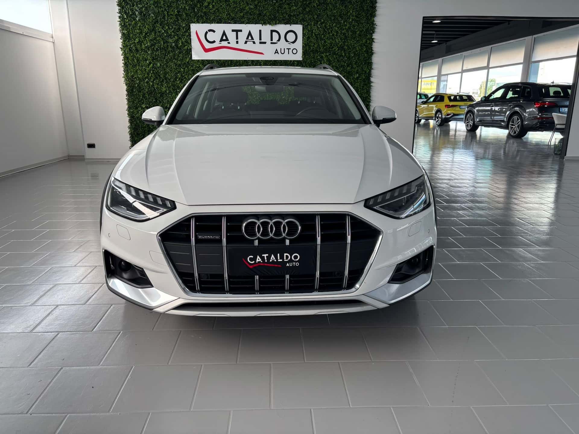 Audi A4 2019 Allroad Quattro 40 2.0 tdi Identity Contrast quattro 190cv s tronic - Immagine 8