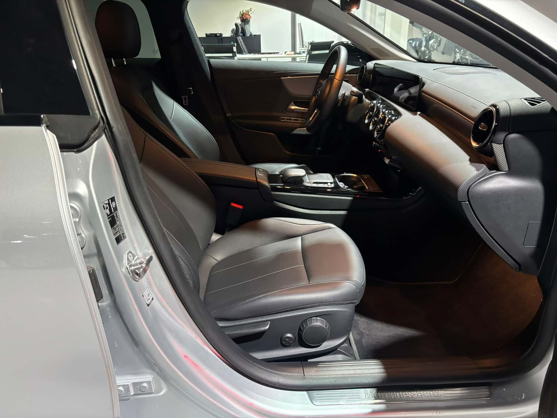 Mercedes-Benz CLA 200 Shooting Brake 200 d Business auto - Immagine 16
