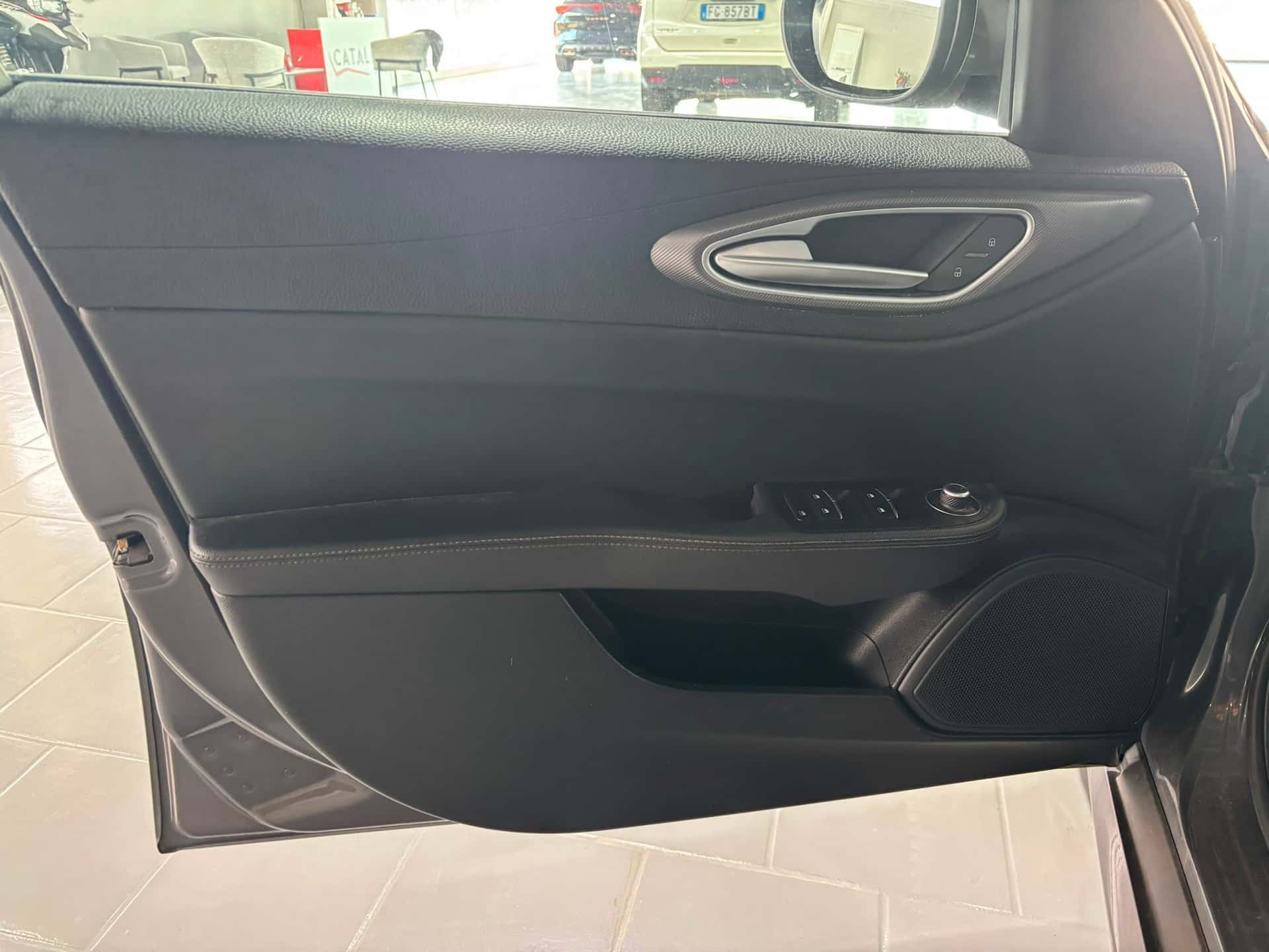 Alfa Romeo Giulia 2.2 Turbodiesel 180 CV Super - Immagine 9