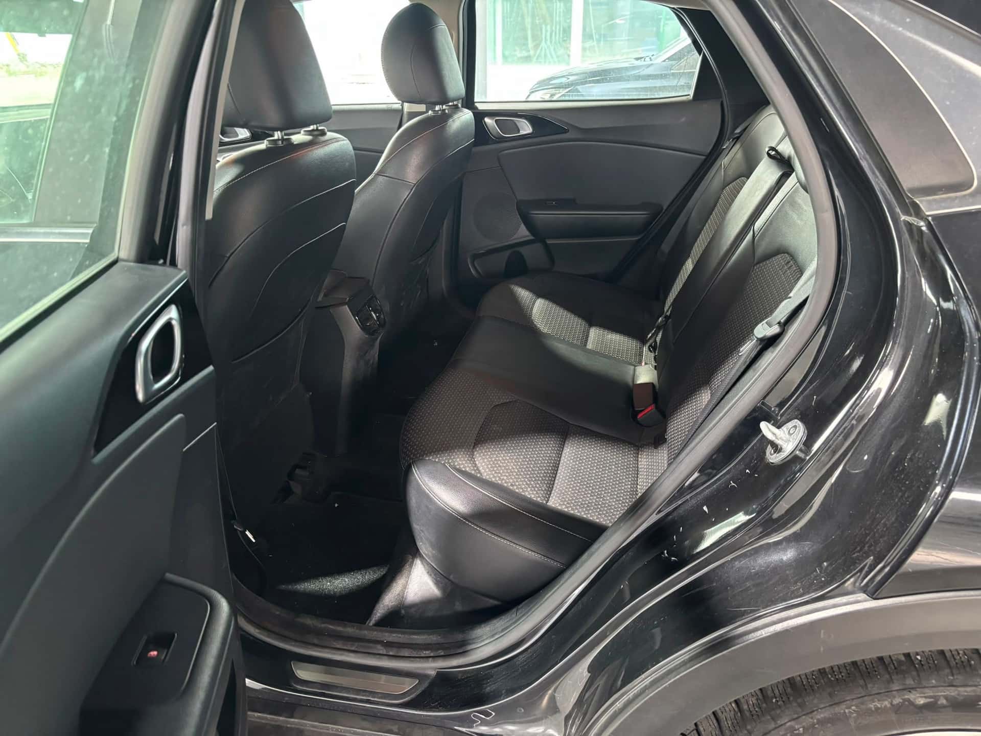  Kia XCeed 1.6 CRDi 115 CV Style Techno Pack  - Immagine 17