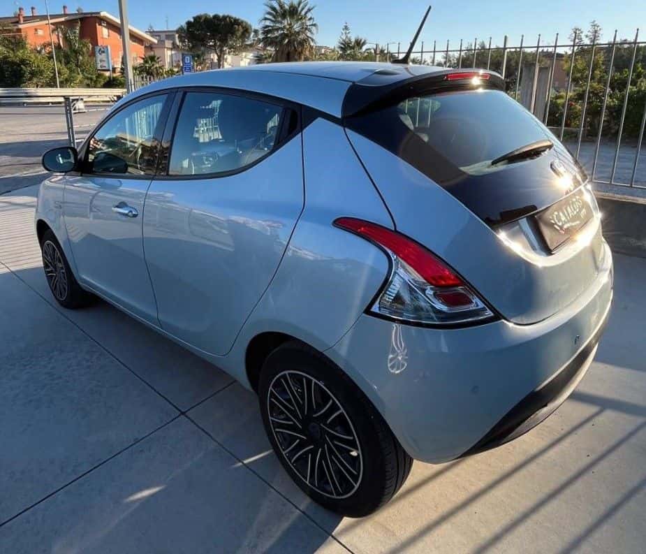Lancia Ypsilon III 2021 1.0 firefly hybrid Gold - Immagine 2