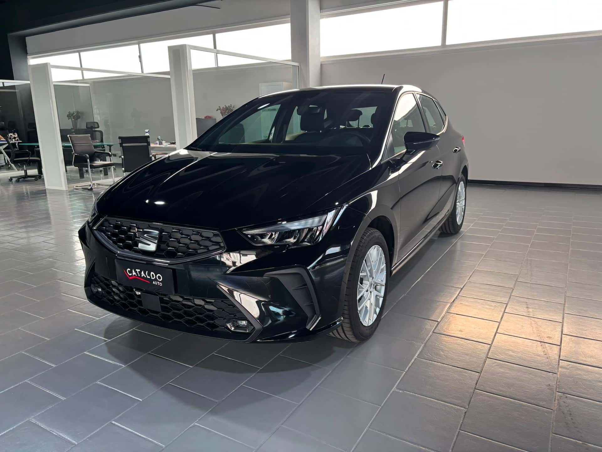 SEAT Ibiza 2026 1.0 ecotsi Business 95cv - Immagine 1