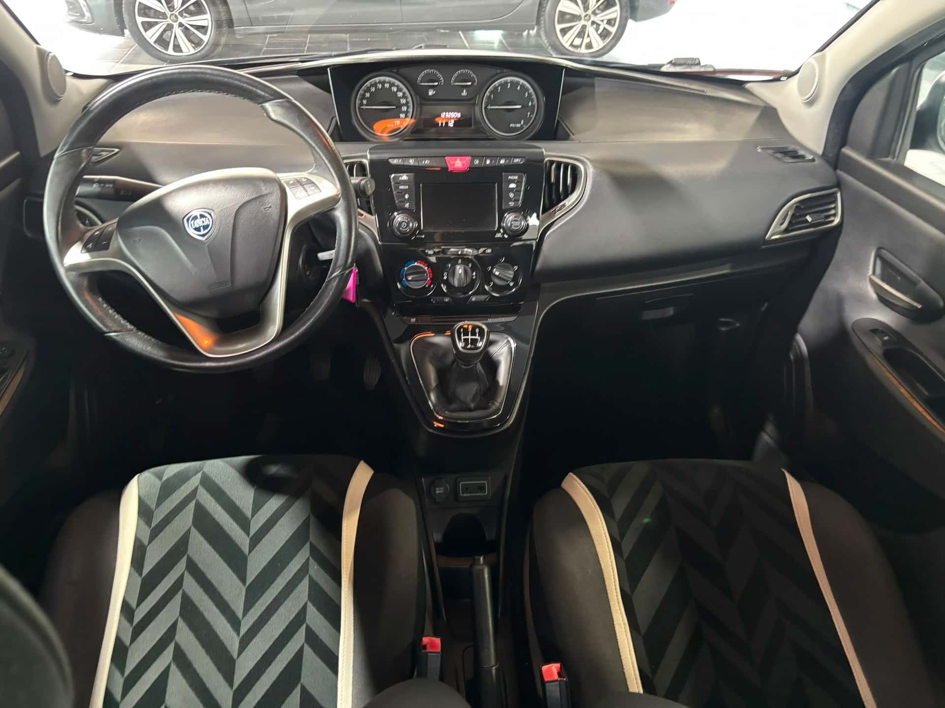 Lancia Ypsilon III 2015 1.2 Silver ecochic Gpl 69cv - Immagine 11