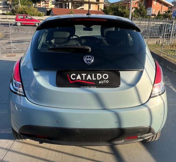Lancia Ypsilon III 2021 1.0 firefly hybrid Gold - Immagine 3
