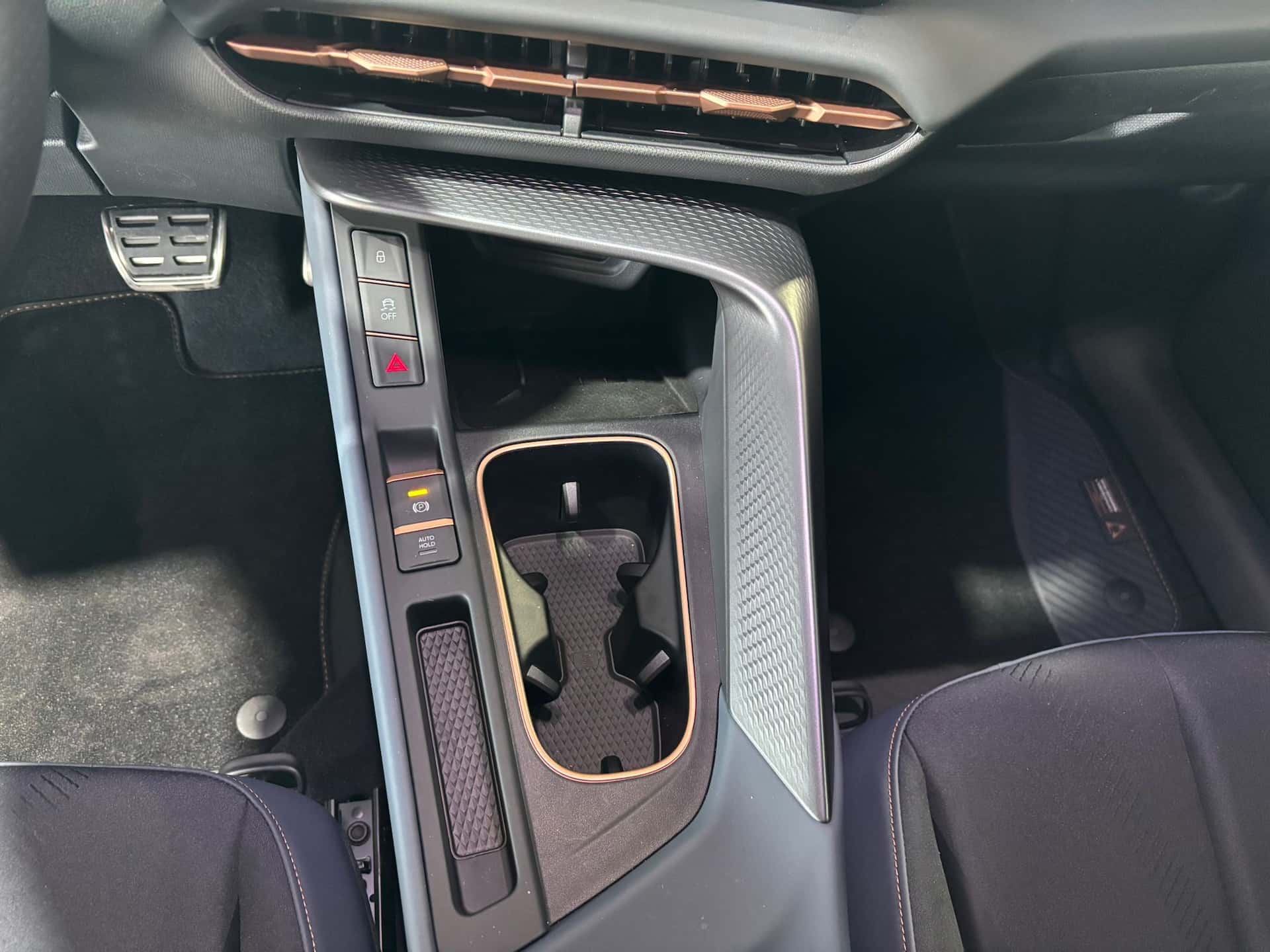 CUPRA Terramar 1.5 hybrid 150cv dsg - Immagine 15
