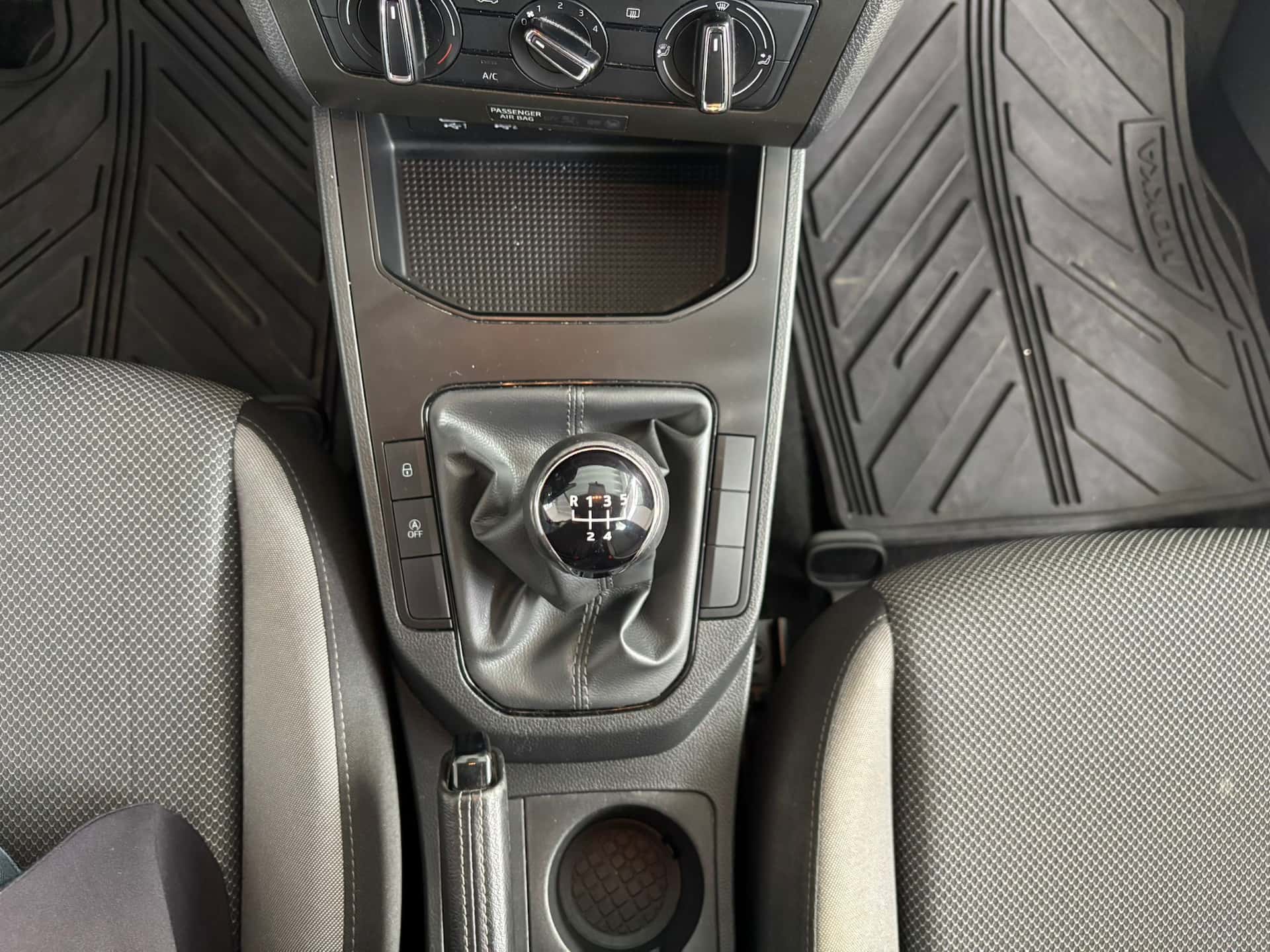 SEAT Ibiza V 2017 1.6 tdi Business 95cv - Immagine 16