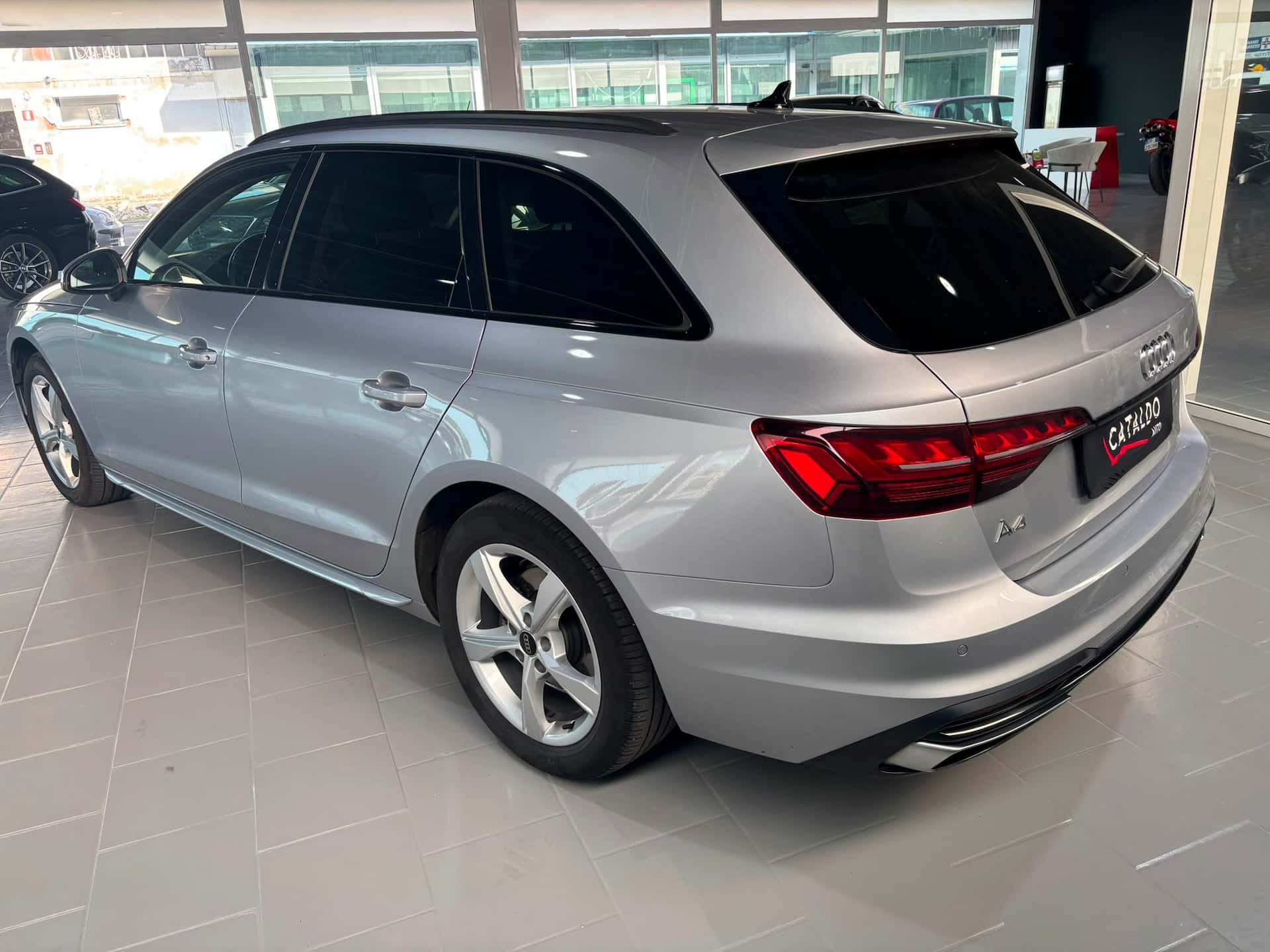 Audi A4 V 2019 Avant 35 2.0 tdi mhev Business Advanced 163cv s-tronic - Immagine 3