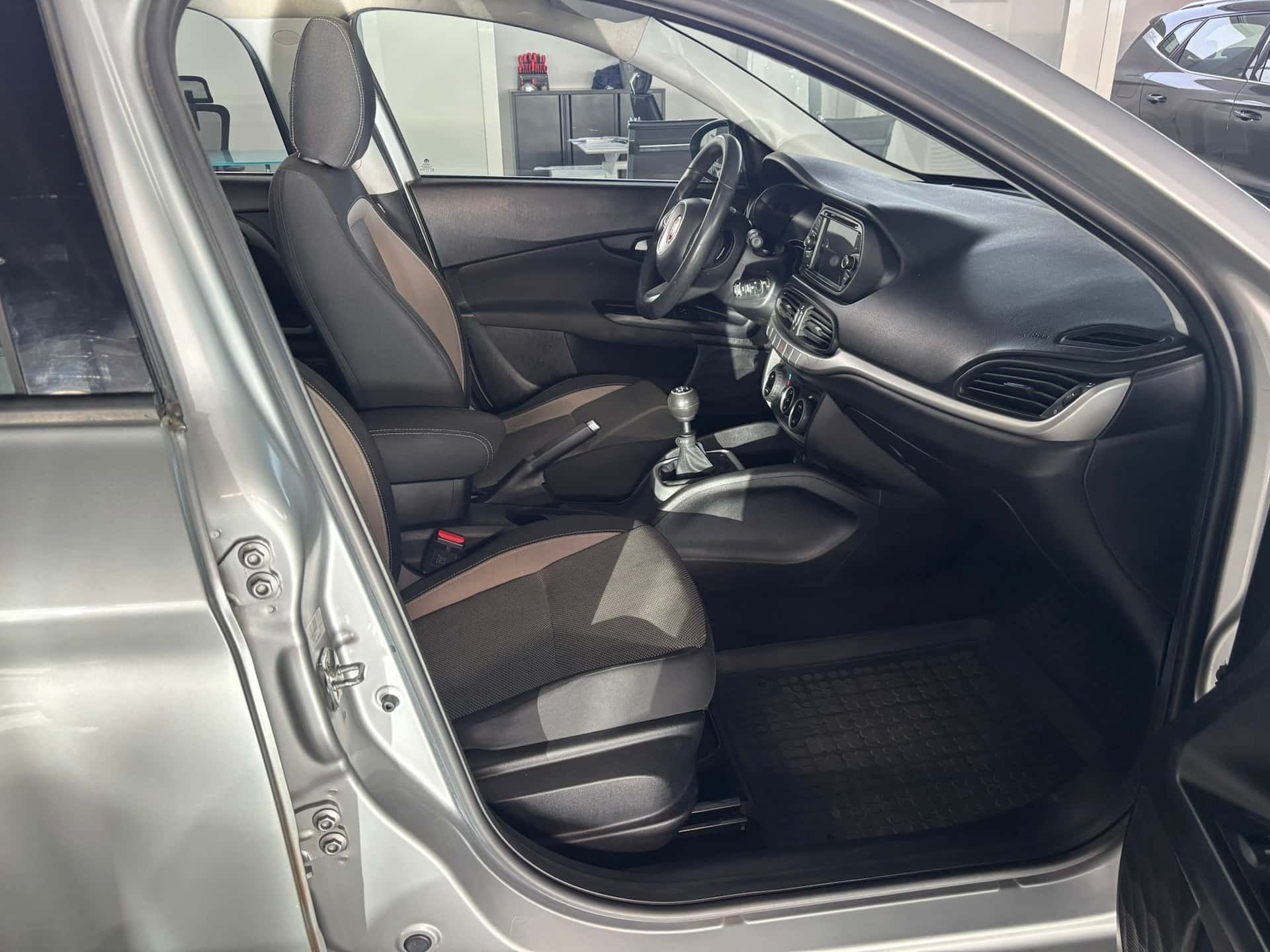 Fiat Tipo 4 porte II 2016 1.4 Opening Edition 95cv - Immagine 16