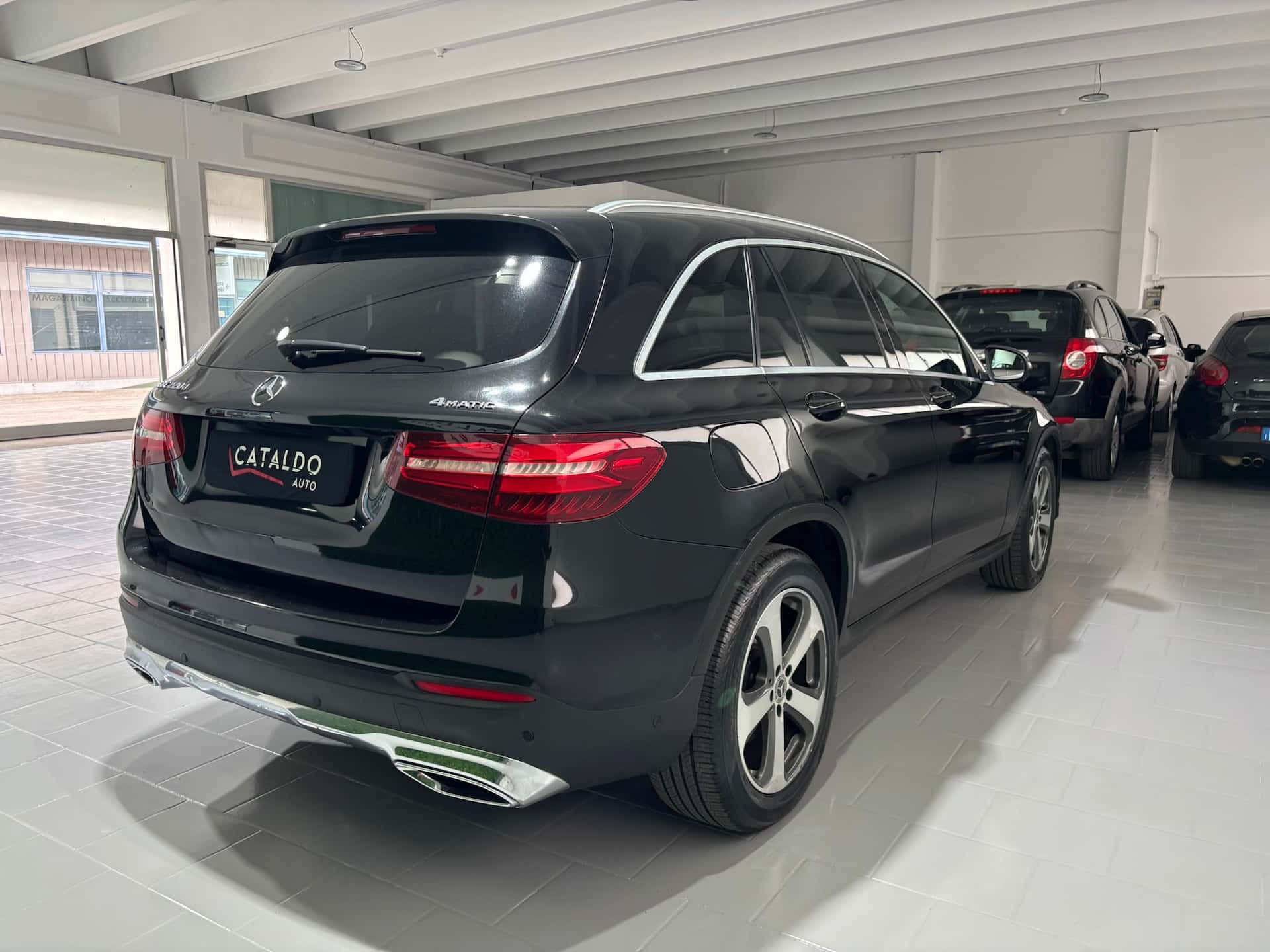 Mercedes-Benz GLC 220 d Sport 4matic auto - Immagine 5