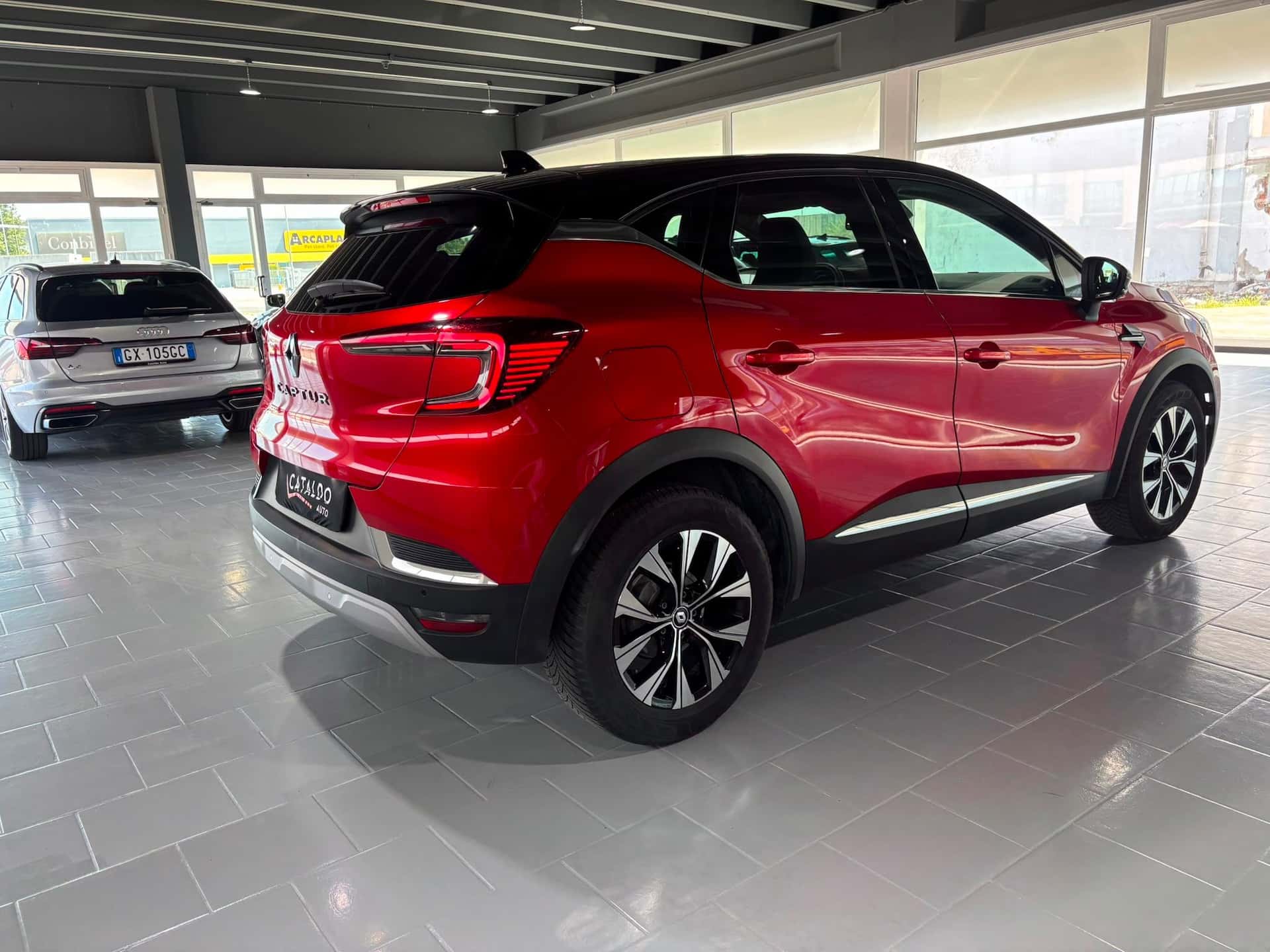 Renault Captur II 2019 1.0 tce Techno 90cv - Immagine 5