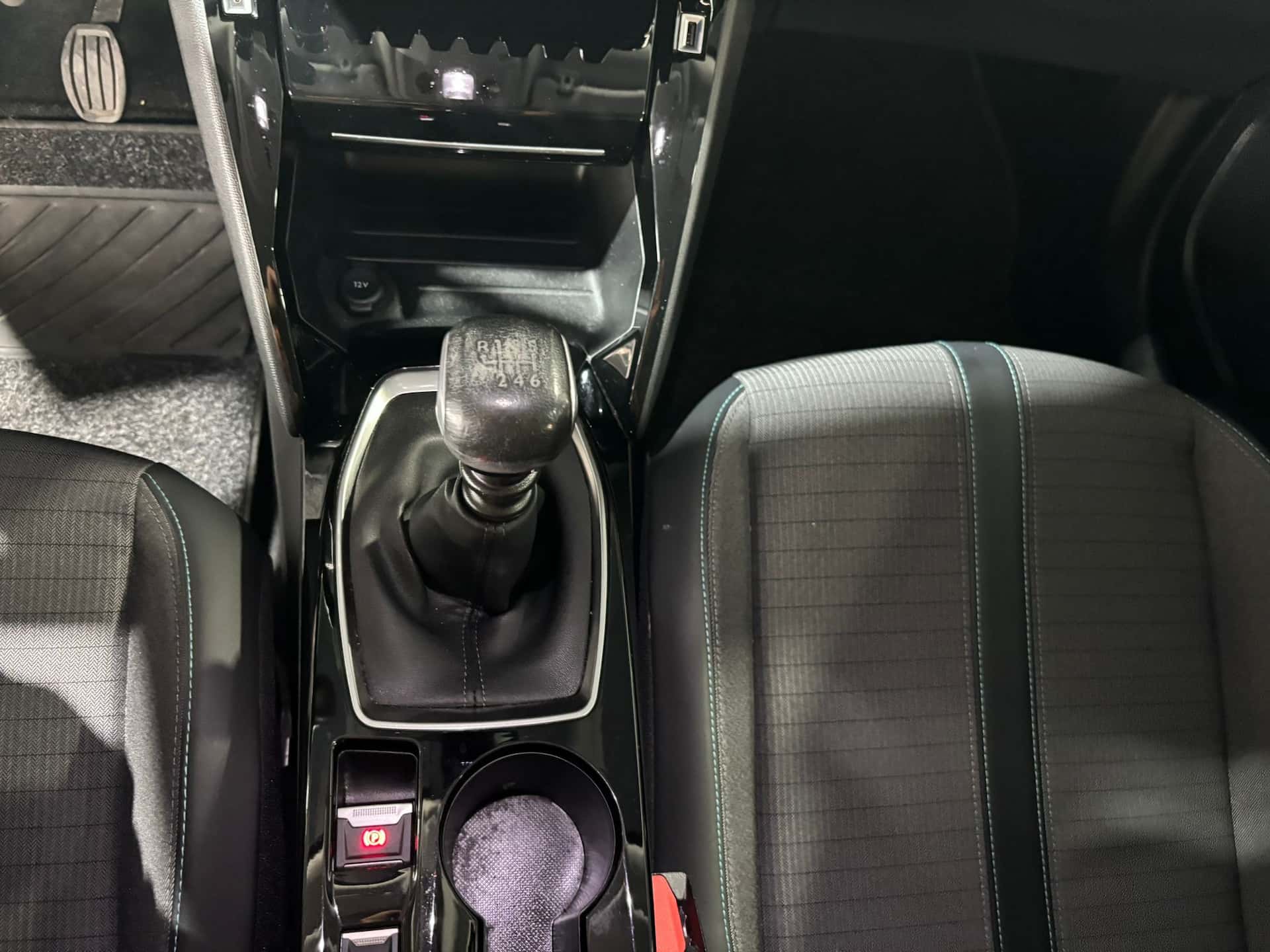 Peugeot 2008 II 2020 1.2 puretech Allure Pack  - Immagine 15
