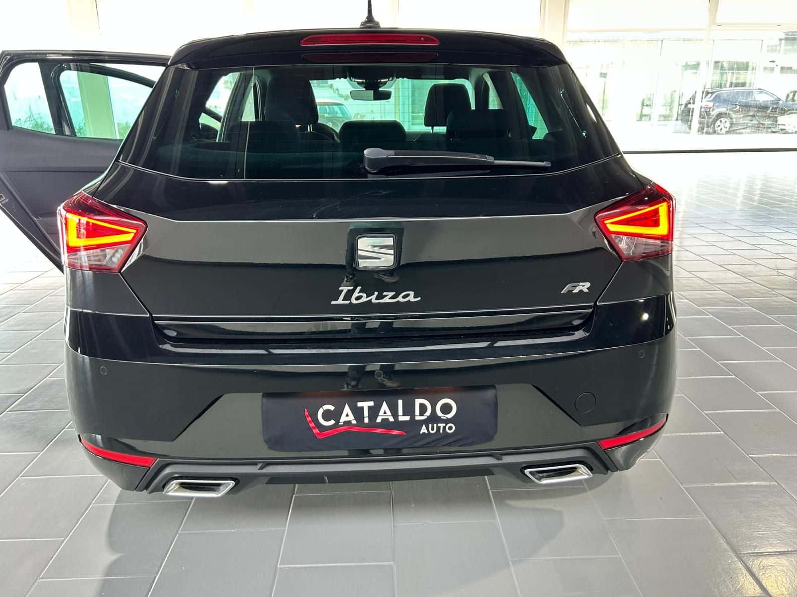 SEAT Ibiza V 2017 1.0 ecotsi FR 95cv - Immagine 3