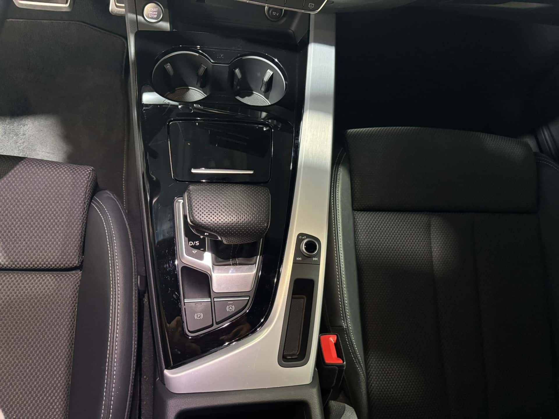 Audi A4 V 2019 Avant 40 2.0 tdi mhev S line edition quattro 204cv s-tronic - Immagine 16