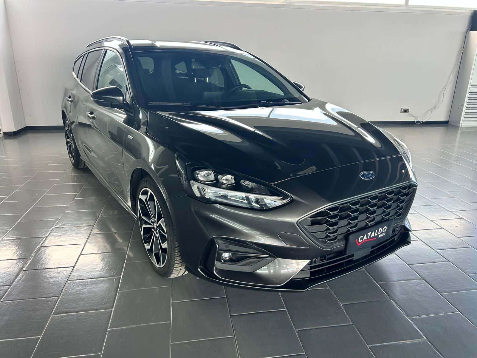 Ford Focus V 2018 SW 1.5 ecoblue ST-Line  - Immagine 6