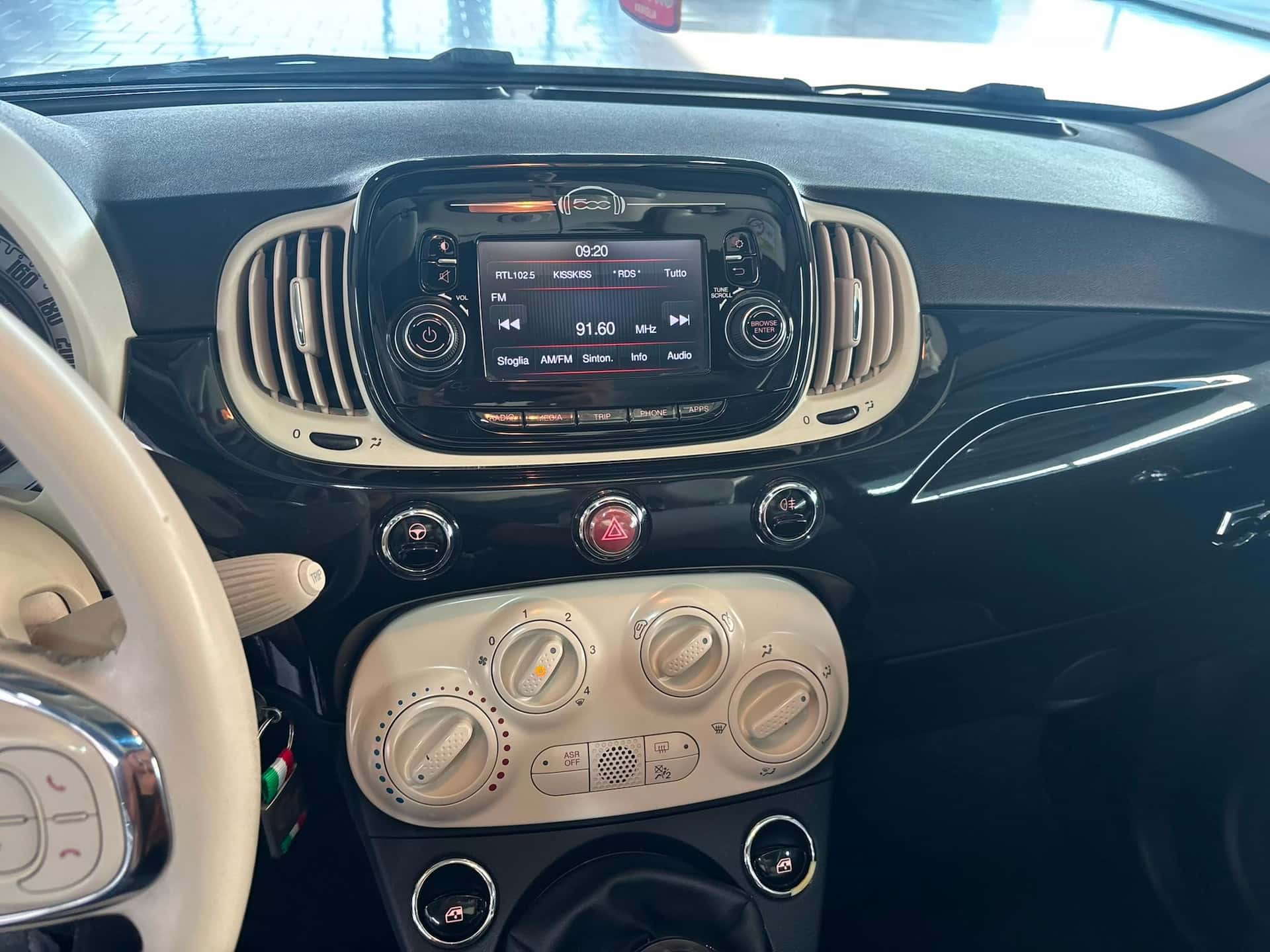Fiat 500 III 2015 1.2 Lounge 69cv - Immagine 14