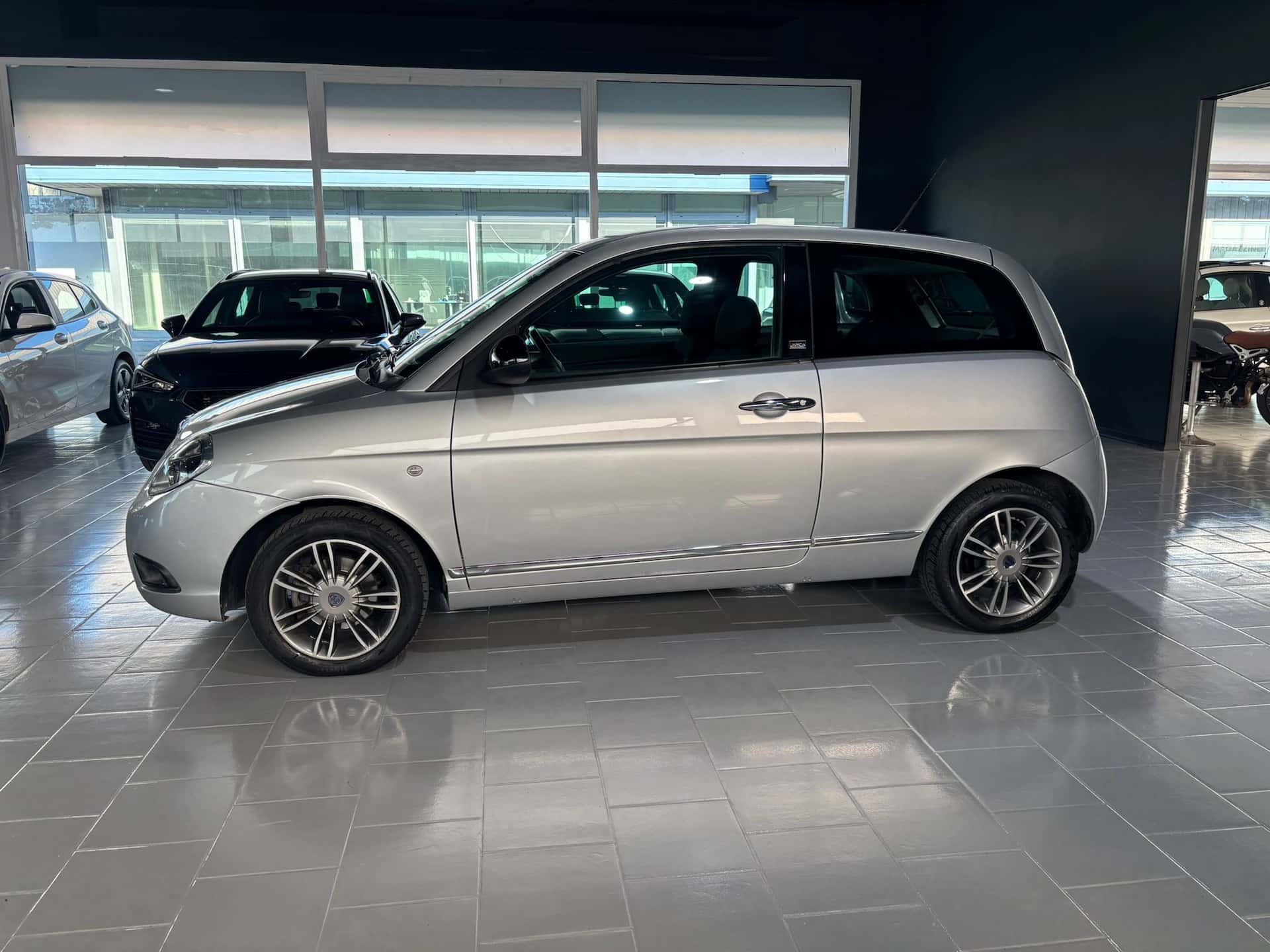 Lancia Ypsilon II 2007 1.2 8v Unyca - Immagine 2