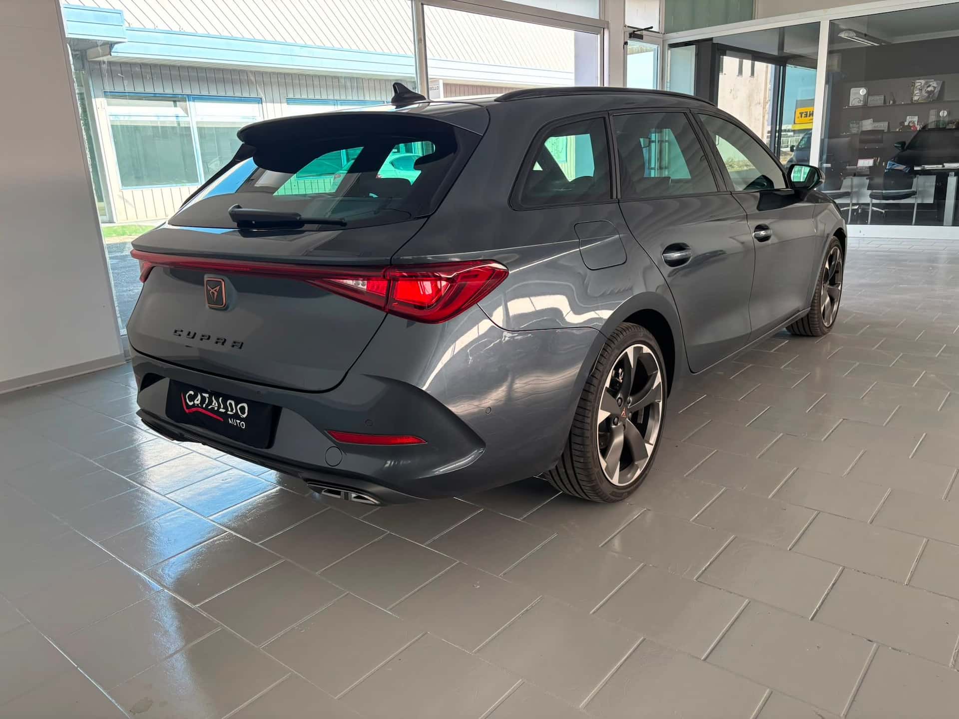 CUPRA Leon Sportstourer 2020 1.5 hybrid 150cv dsg - Immagine 5