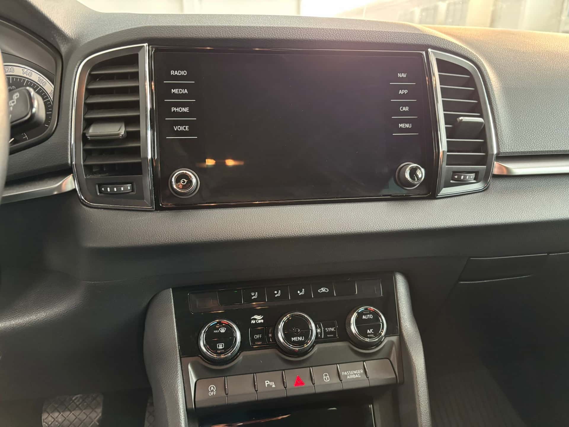 Skoda Karoq 2.0 tdi evo Executive 115cv dsg - Immagine 17