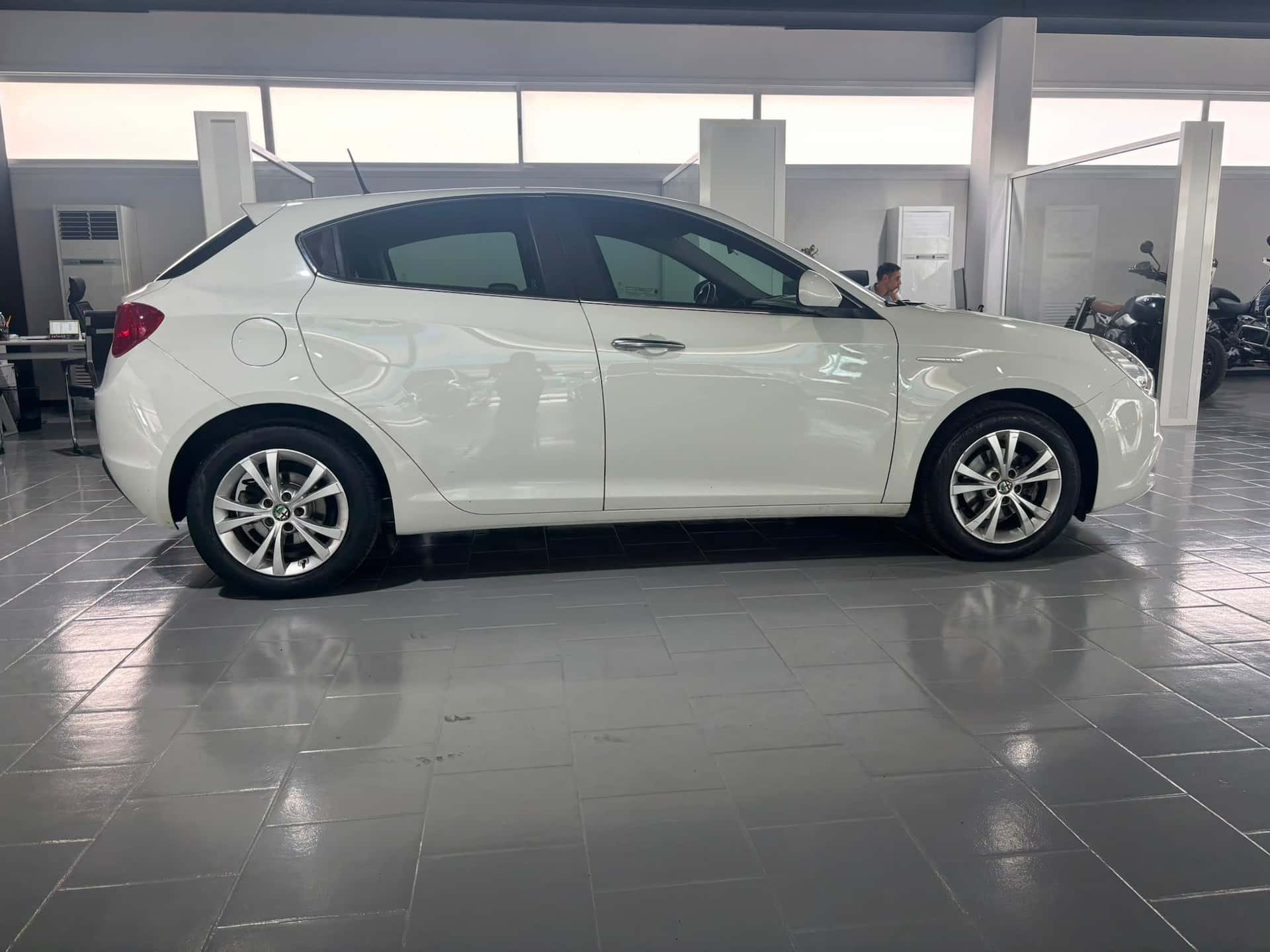 Alfa Romeo Giulietta III 2010 1.6 jtdm(2) Progression c/CL - Immagine 6
