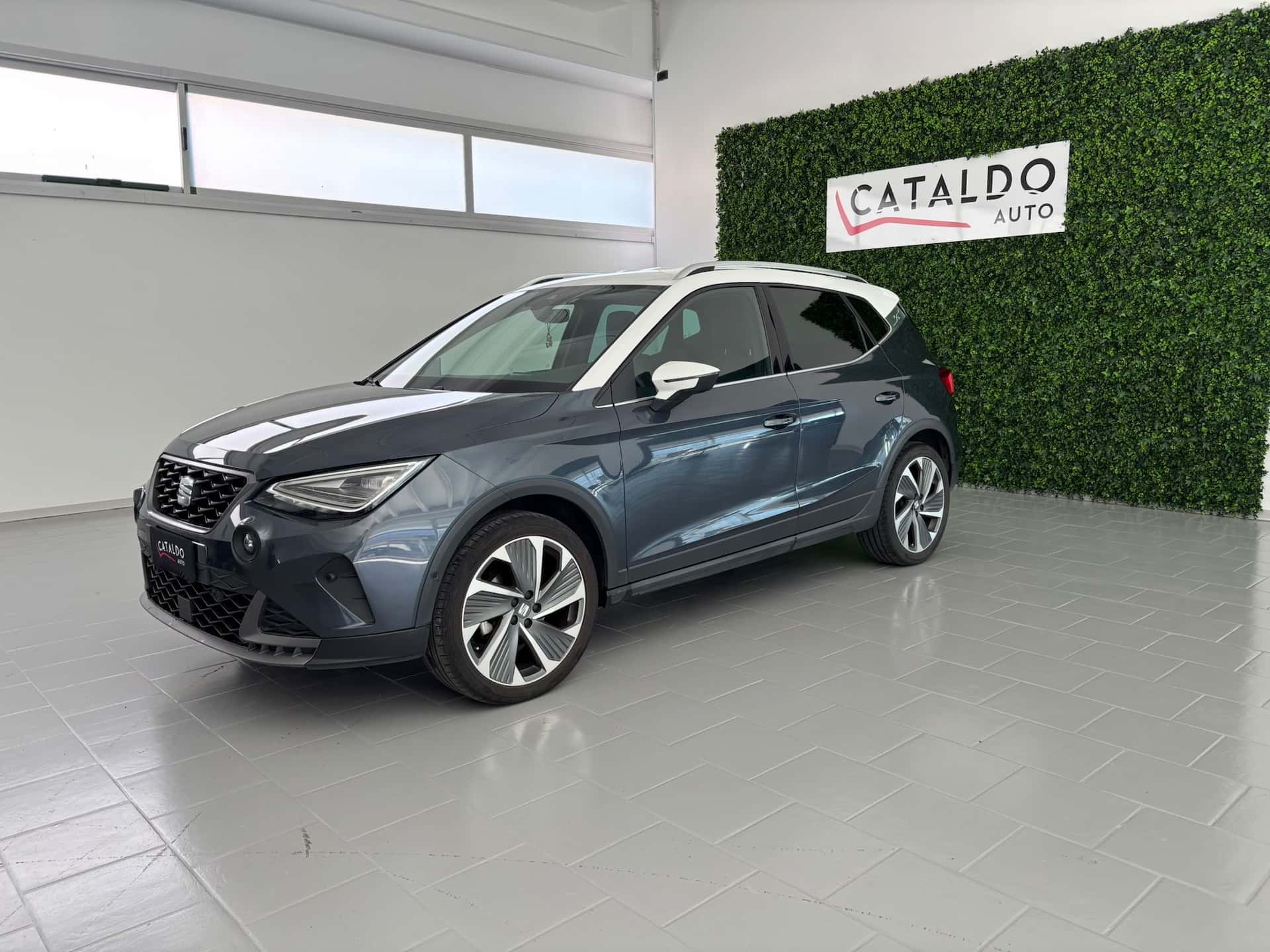 SEAT Arona 2022 1.0 ecotsi FR 110cv - Immagine 1