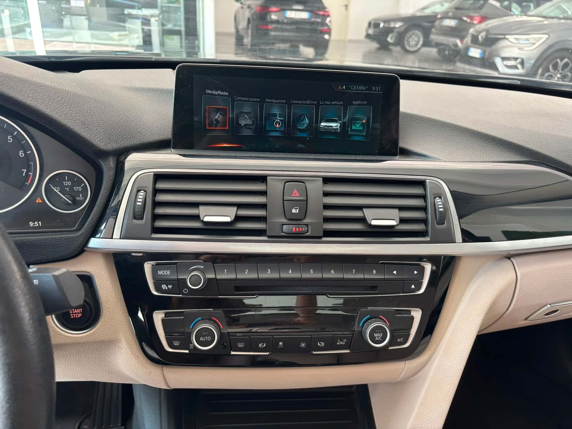 BMW 330 Serie 3 F30 2015 Berlina 330e Luxury auto - Immagine 14
