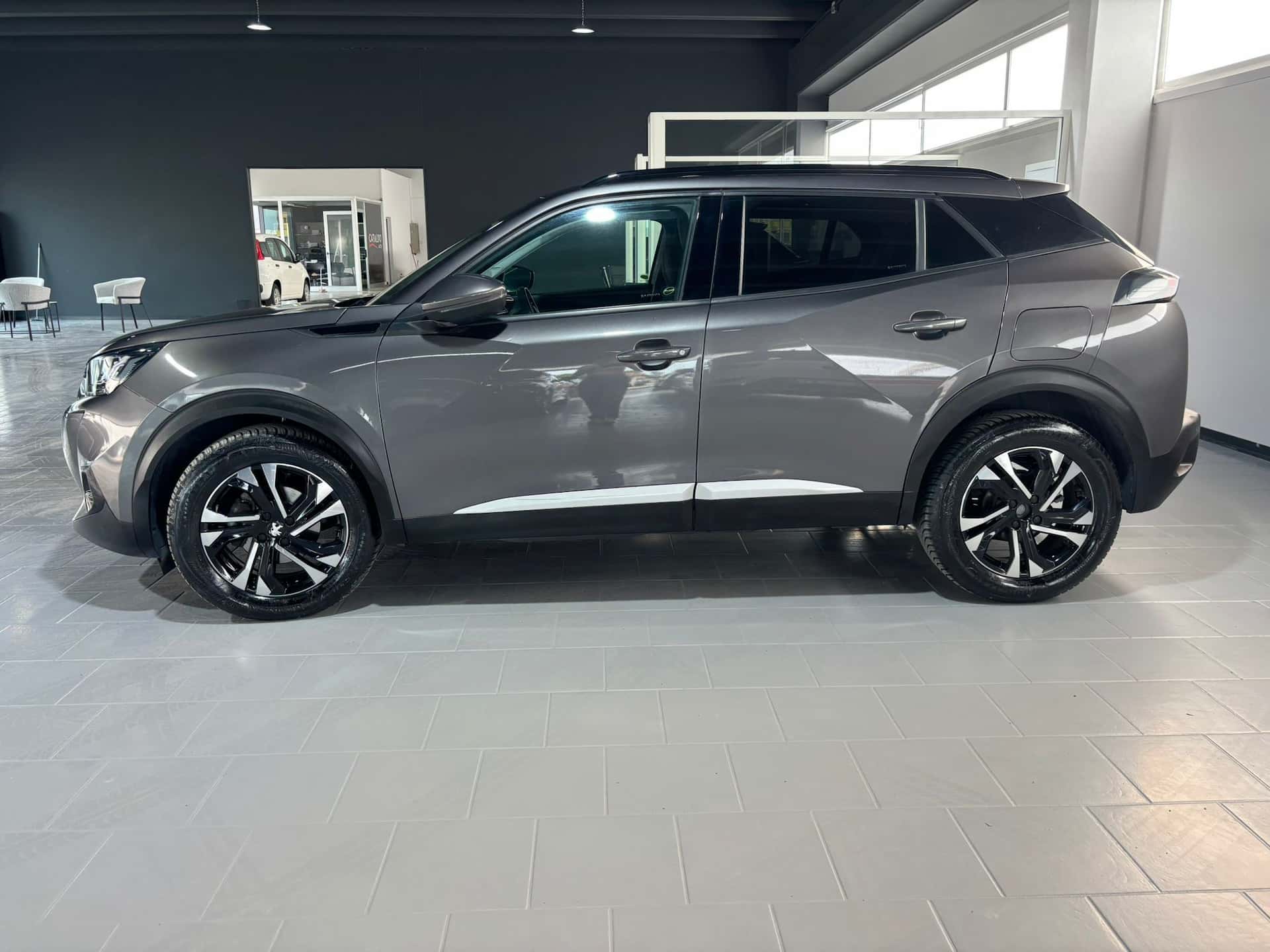 Peugeot 2008 II 2020 1.2 puretech Allure Pack  - Immagine 2