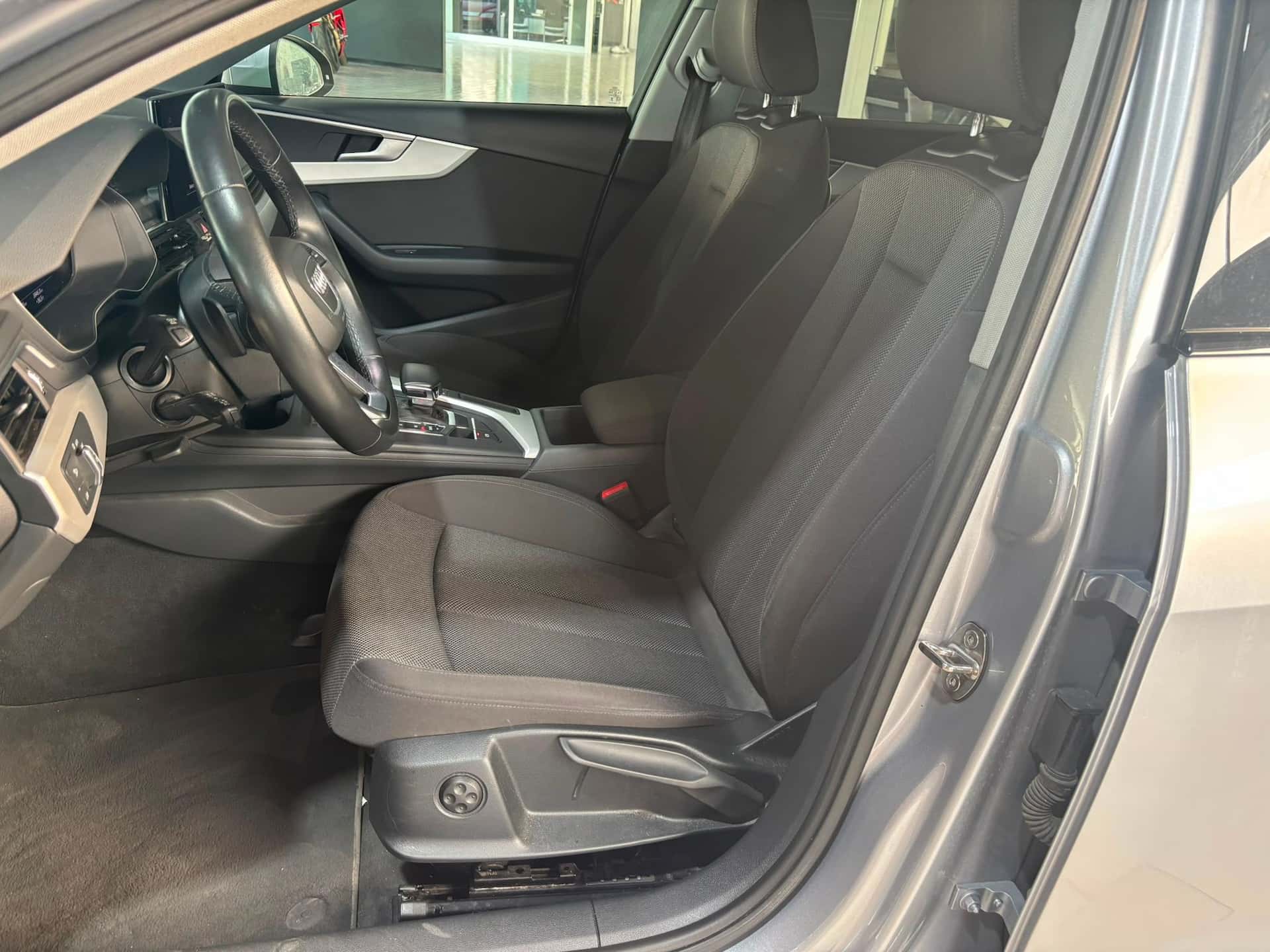 Audi A4 V 2019 Avant 35 2.0 tdi mhev Business Advanced 163cv s-tronic - Immagine 10
