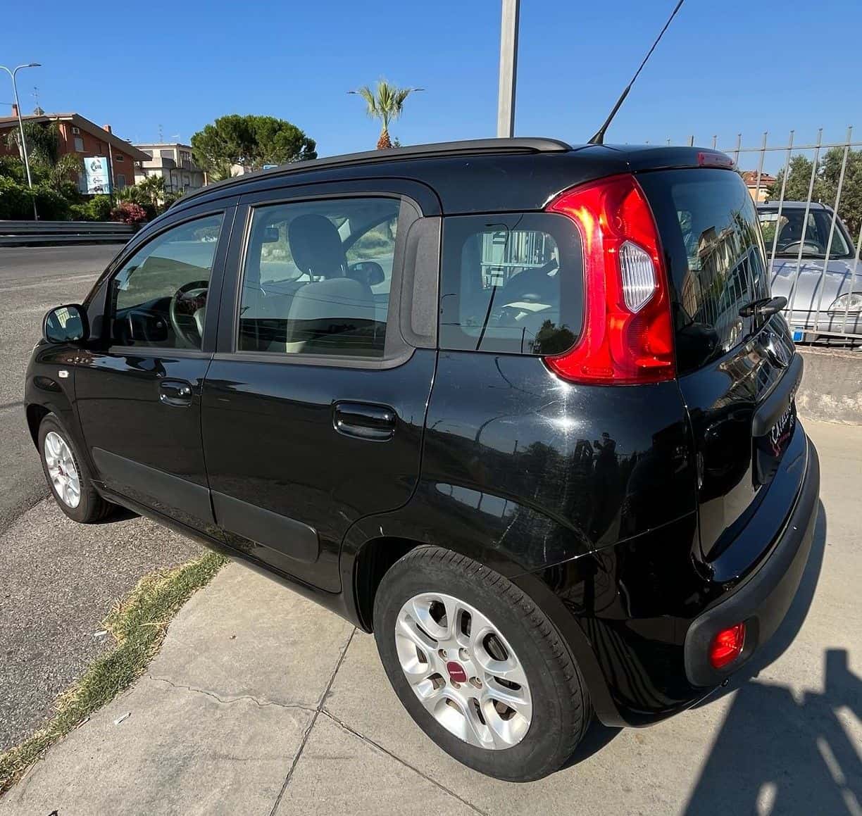Fiat Panda III 2012 1.2 Lounge 69cv - Immagine 2