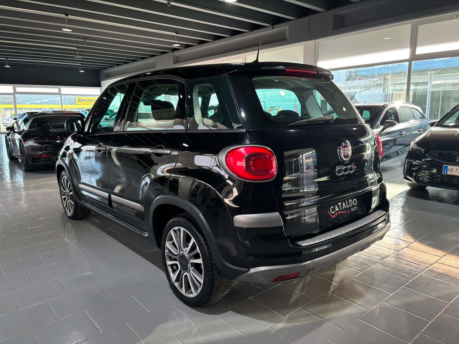 Fiat 500L 2017 Cross 1.3 mjt 95cv - Immagine 3