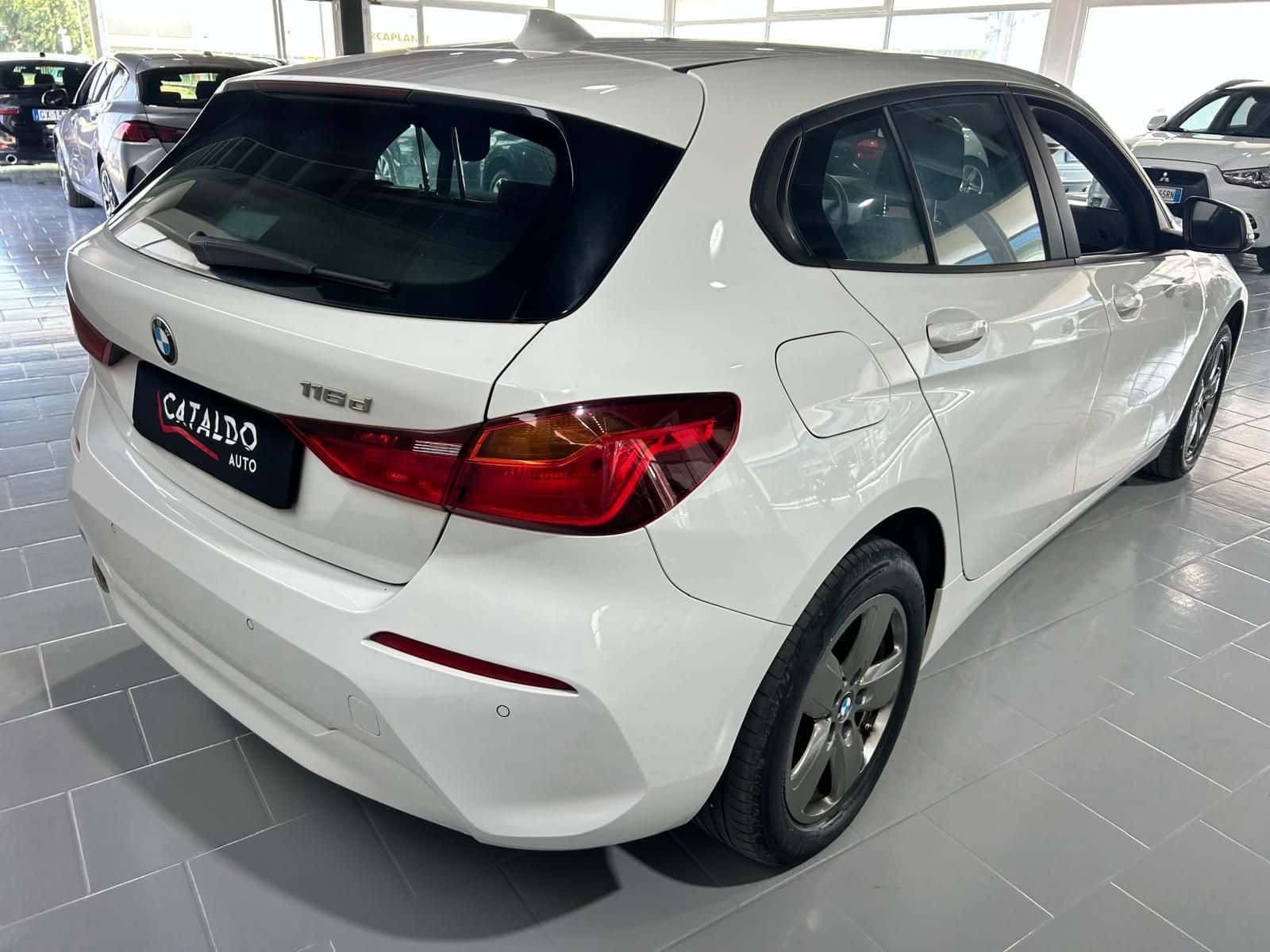 BMW 116 Serie 1 F40 116d Business Advantage semiautomatico - Immagine 4