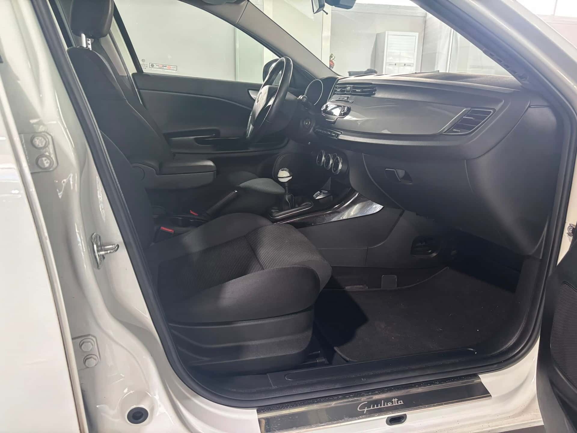 Alfa Romeo Giulietta III 2010 1.6 jtdm(2) Progression c/CL - Immagine 16