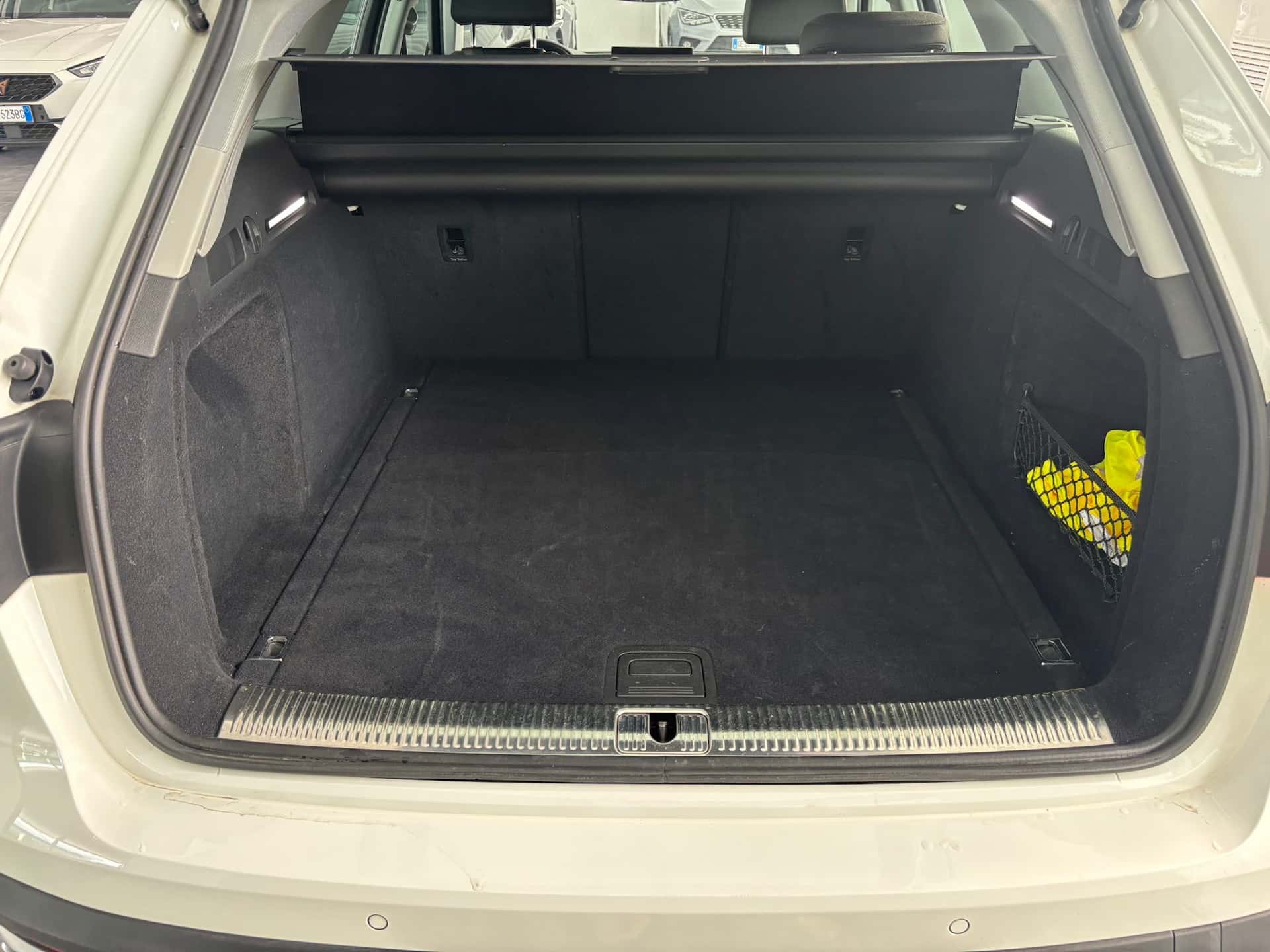 Audi A4 2019 Allroad Quattro 40 2.0 tdi Identity Contrast quattro 190cv s tronic - Immagine 20