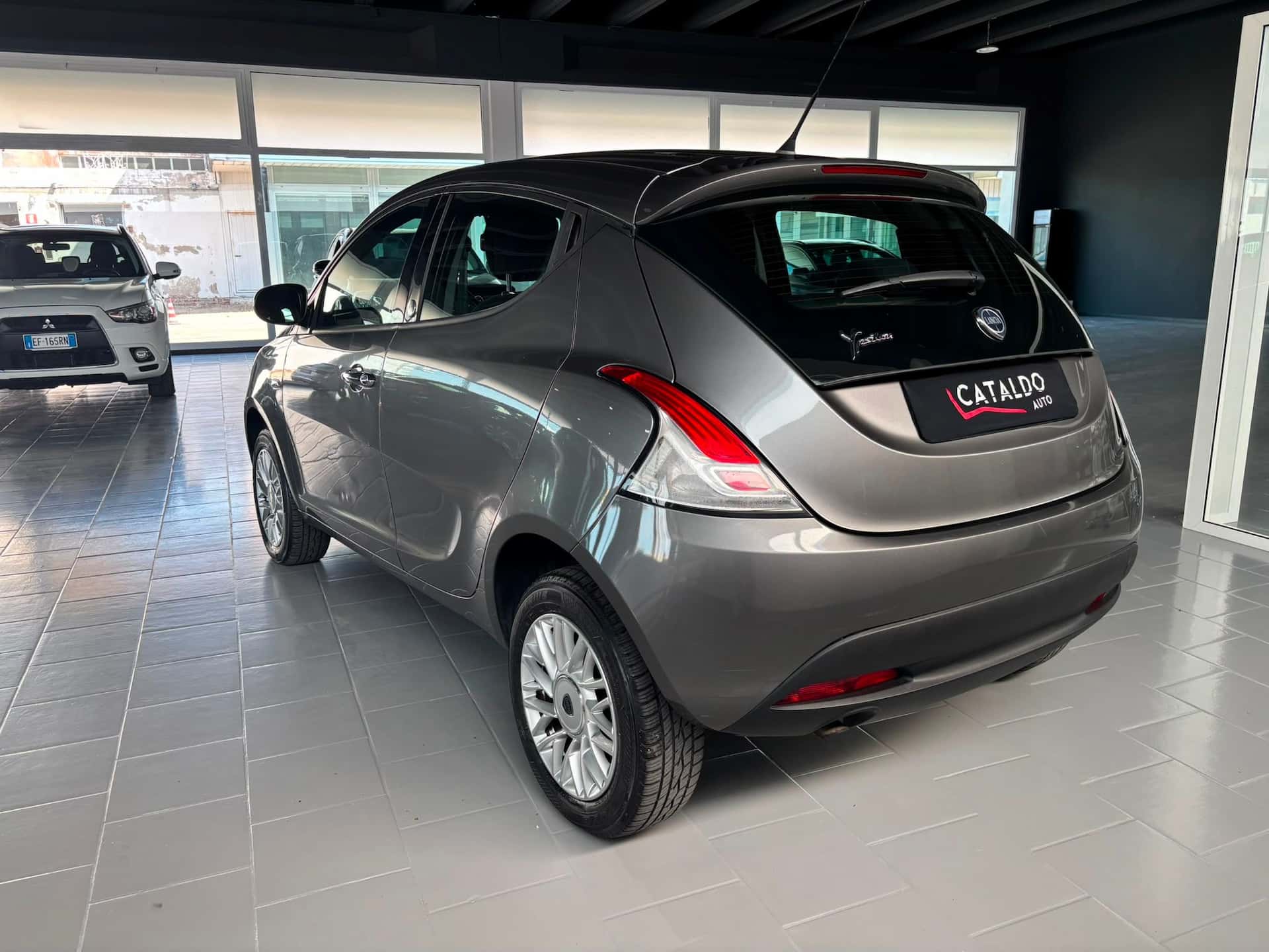 Lancia Ypsilon III 2011 0.9 t.air Gold ecochic metano 80cv  - Immagine 3