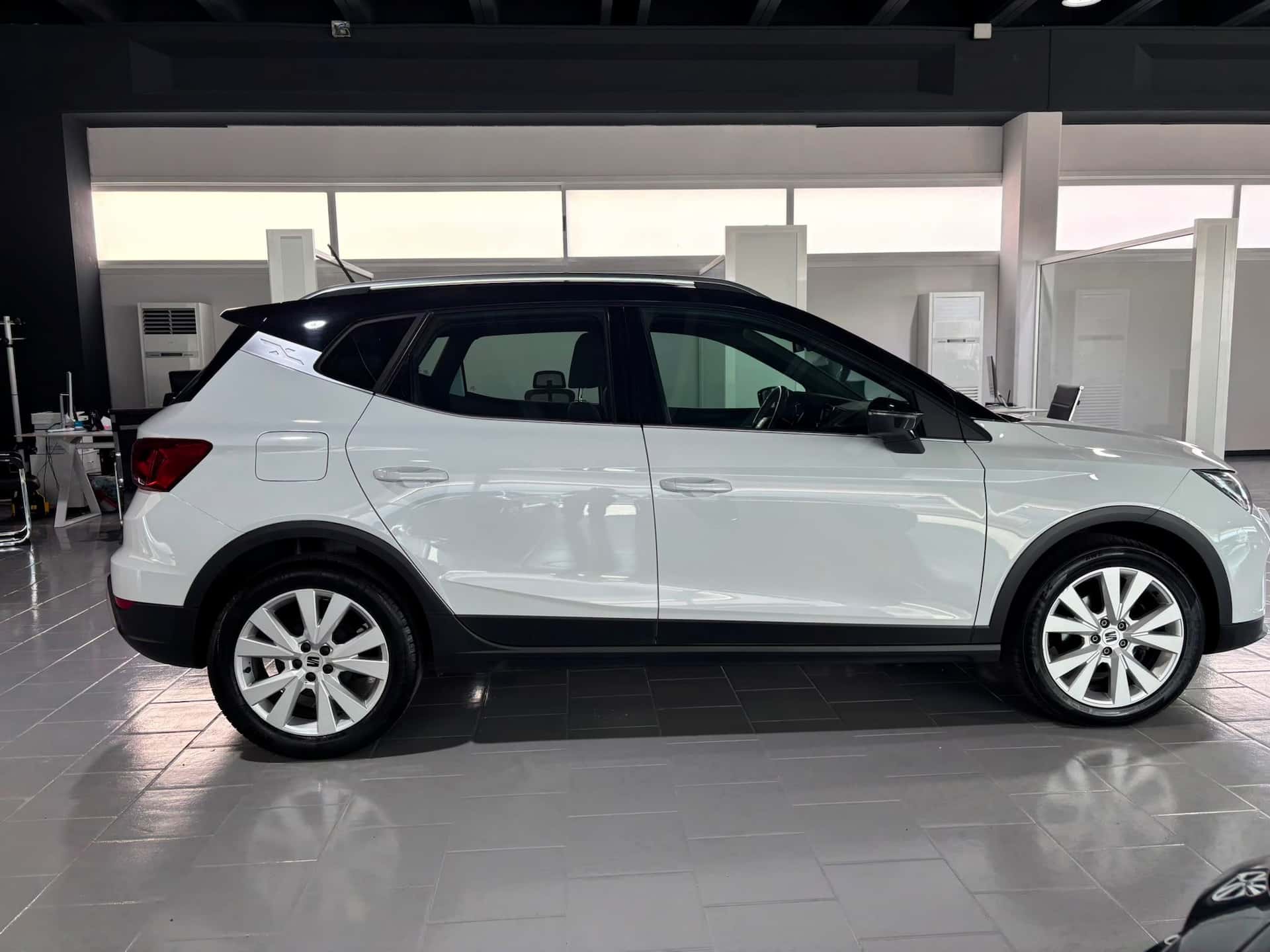 SEAT Arona 2022 1.0 ecotsi Xperience 95cv - Immagine 6