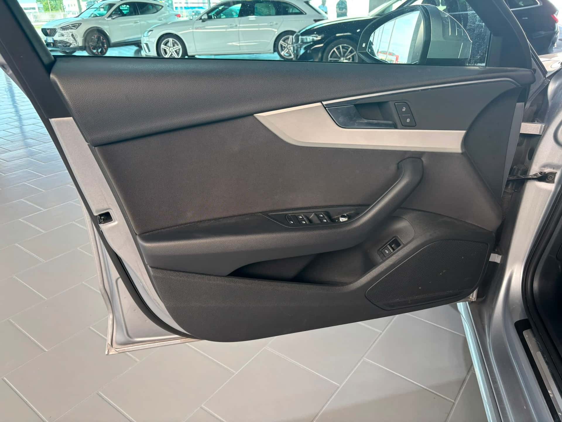 Audi A4 V 2019 Avant 35 2.0 tdi mhev Business Advanced 163cv s-tronic - Immagine 9