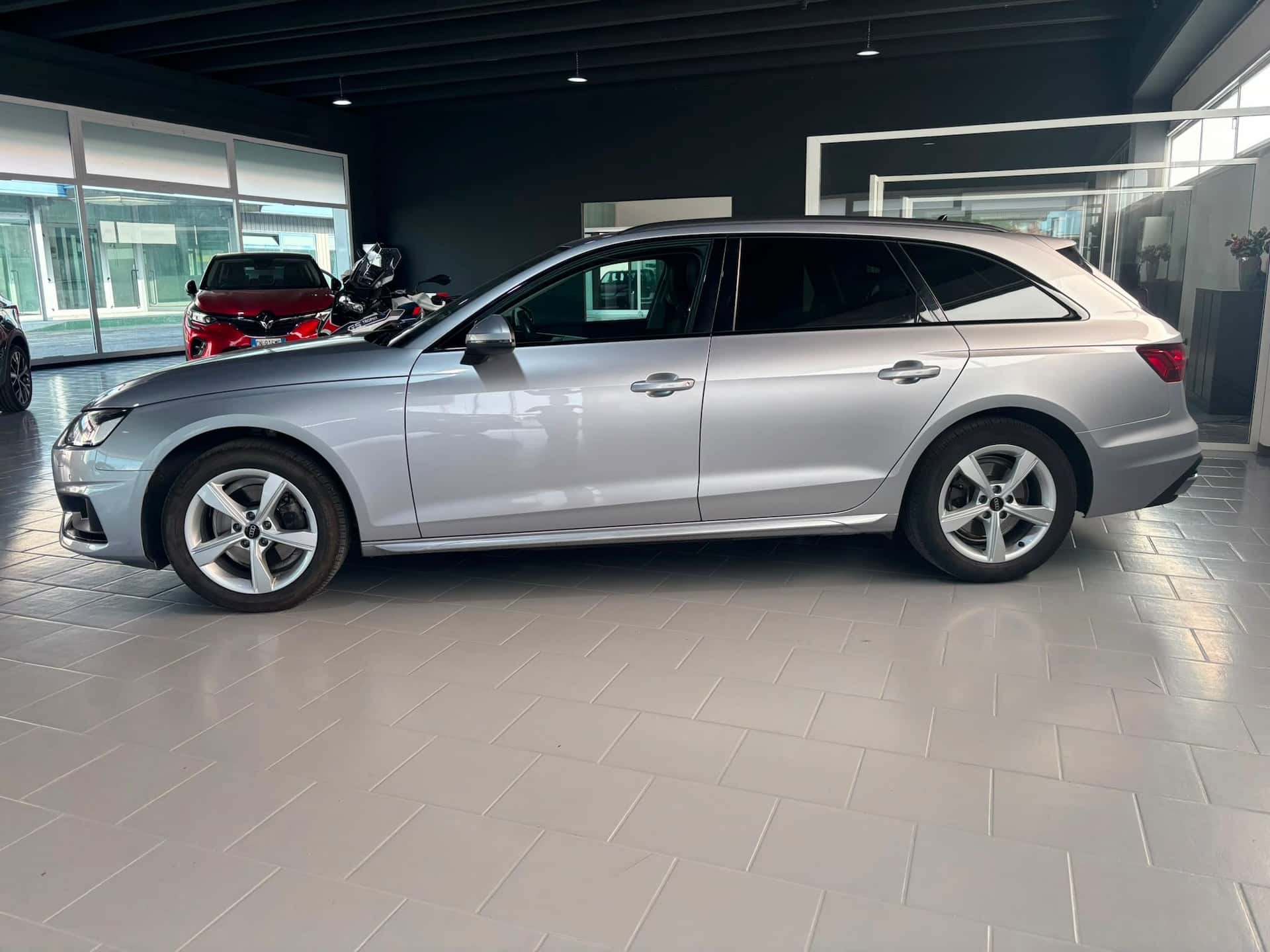 Audi A4 V 2019 Avant 35 2.0 tdi mhev Business Advanced 163cv s-tronic - Immagine 2
