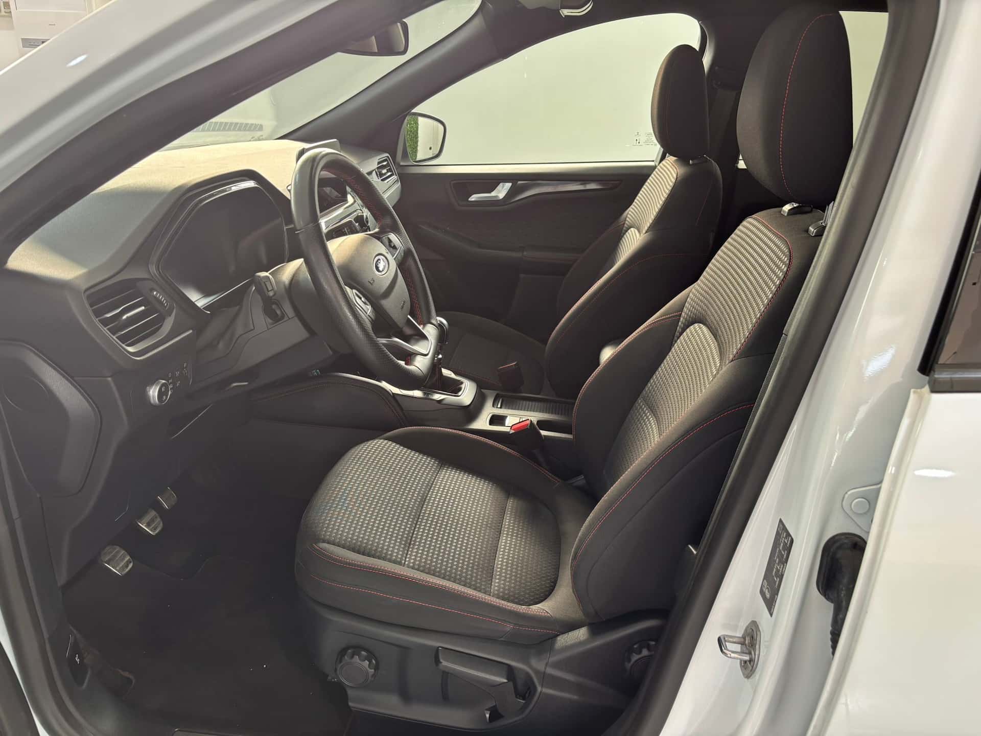 Ford Kuga III 2020 1.5 ecoblue ST-Line 2wd 120cv - Immagine 10