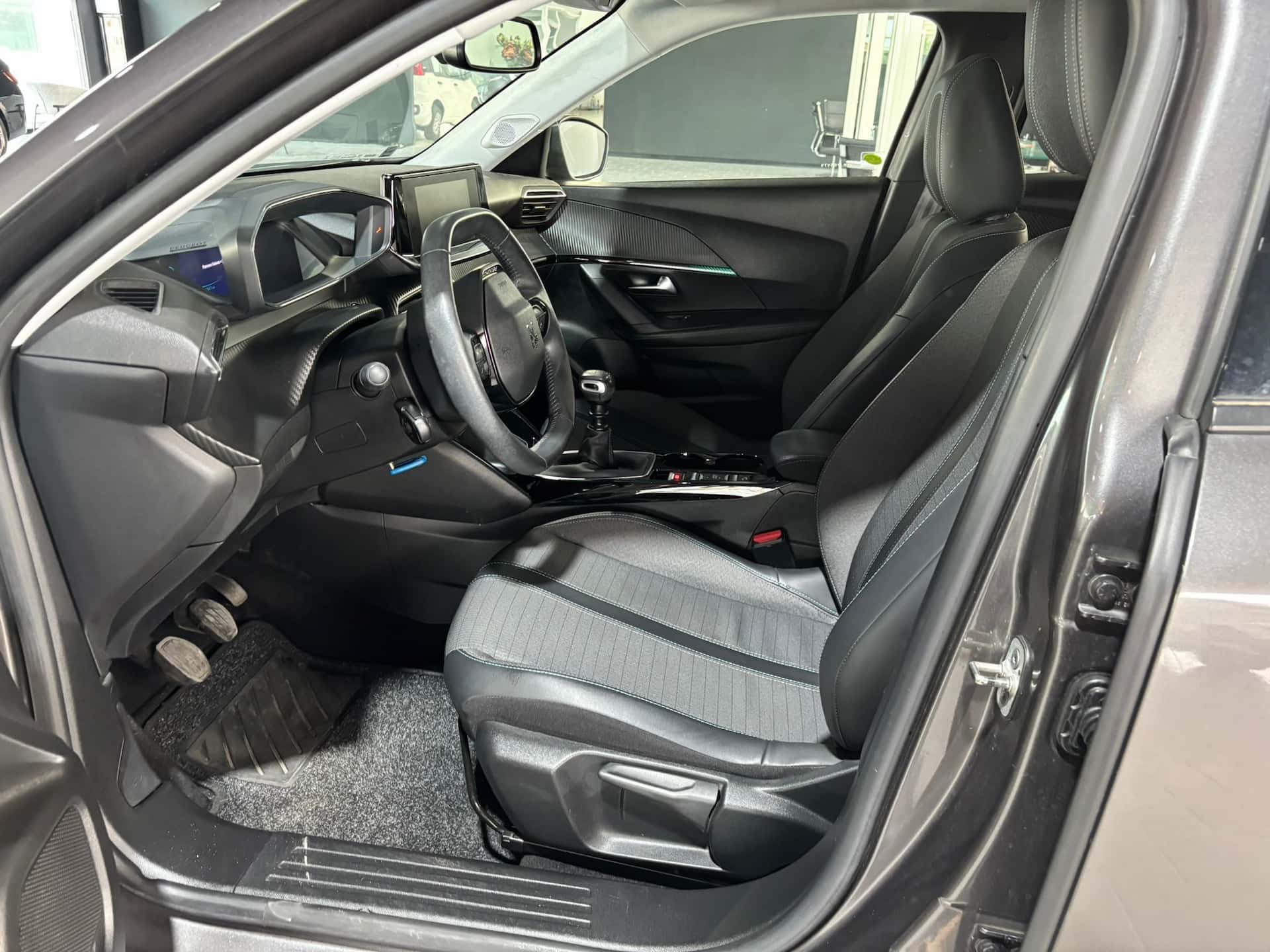 Peugeot 2008 II 2020 1.2 puretech Allure Pack  - Immagine 10