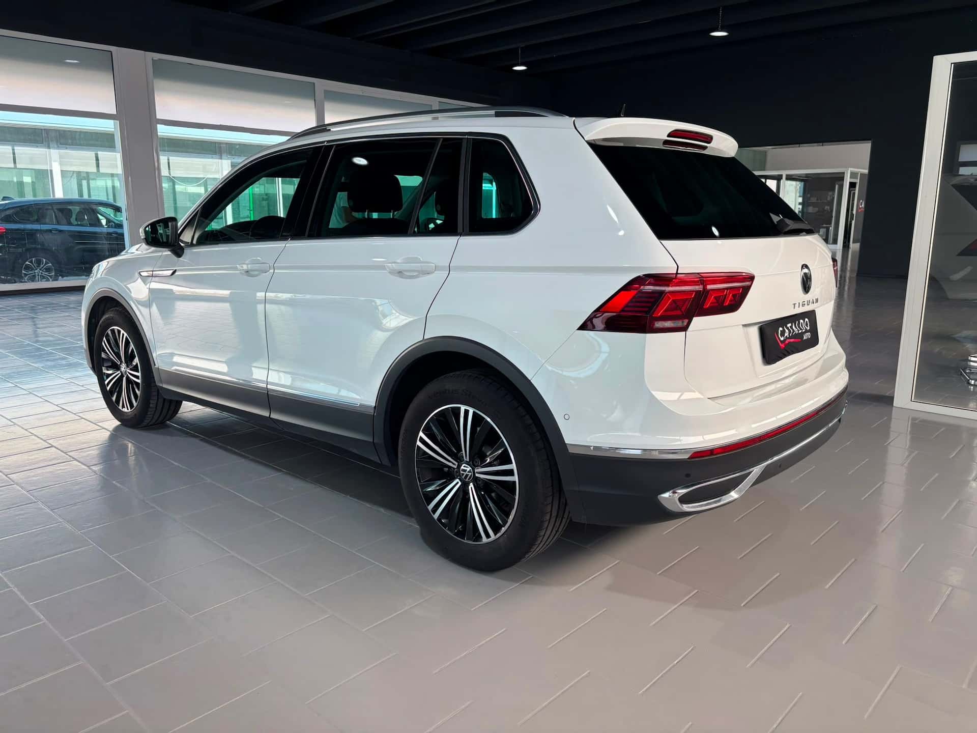 Volkswagen Tiguan II 2021 2.0 tdi Elegance 150cv dsg - Immagine 3