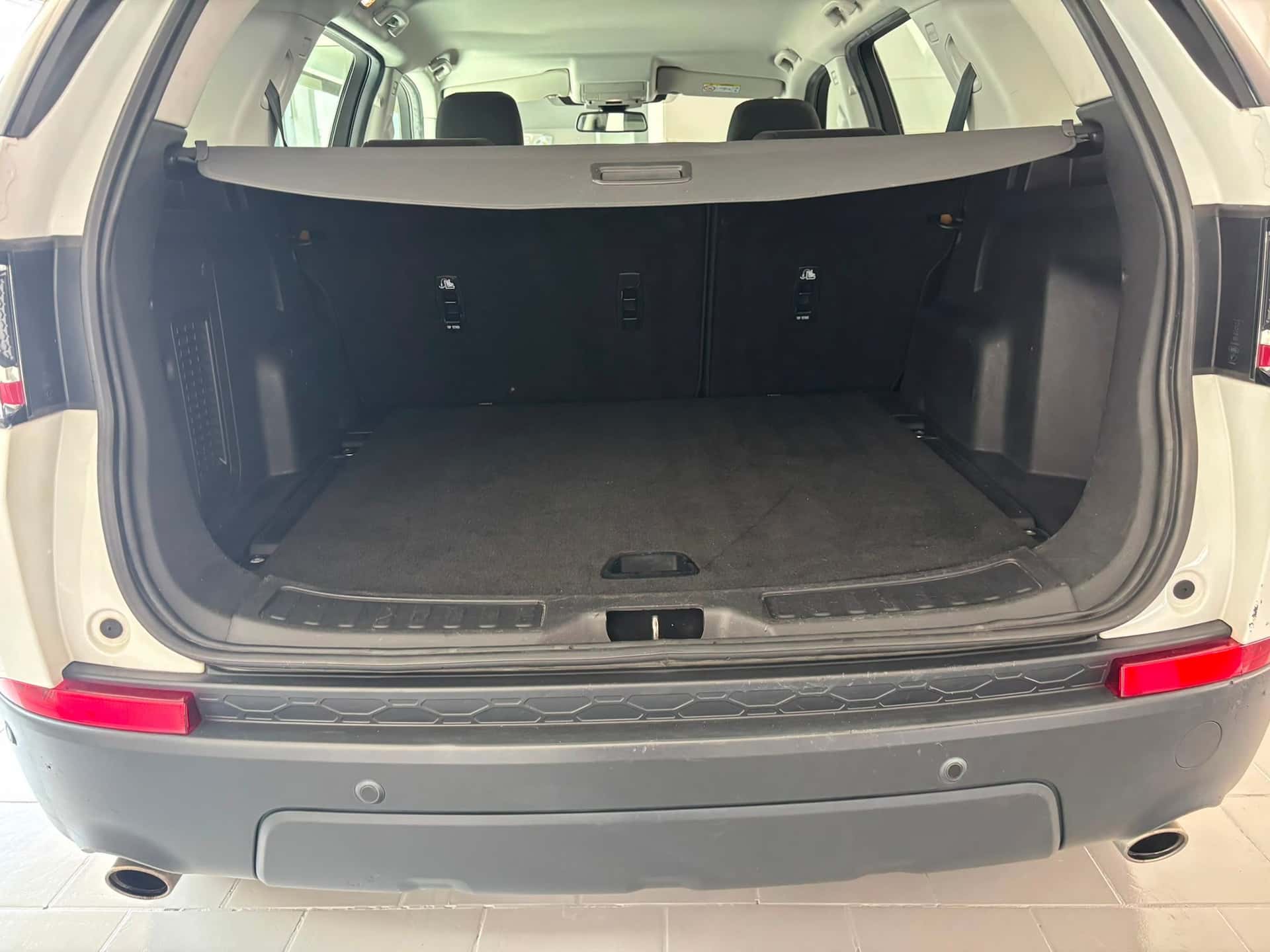 Land Rover Discovery Sport I 2015 2.0 ed4 Pure 2wd 150cv - Immagine 19